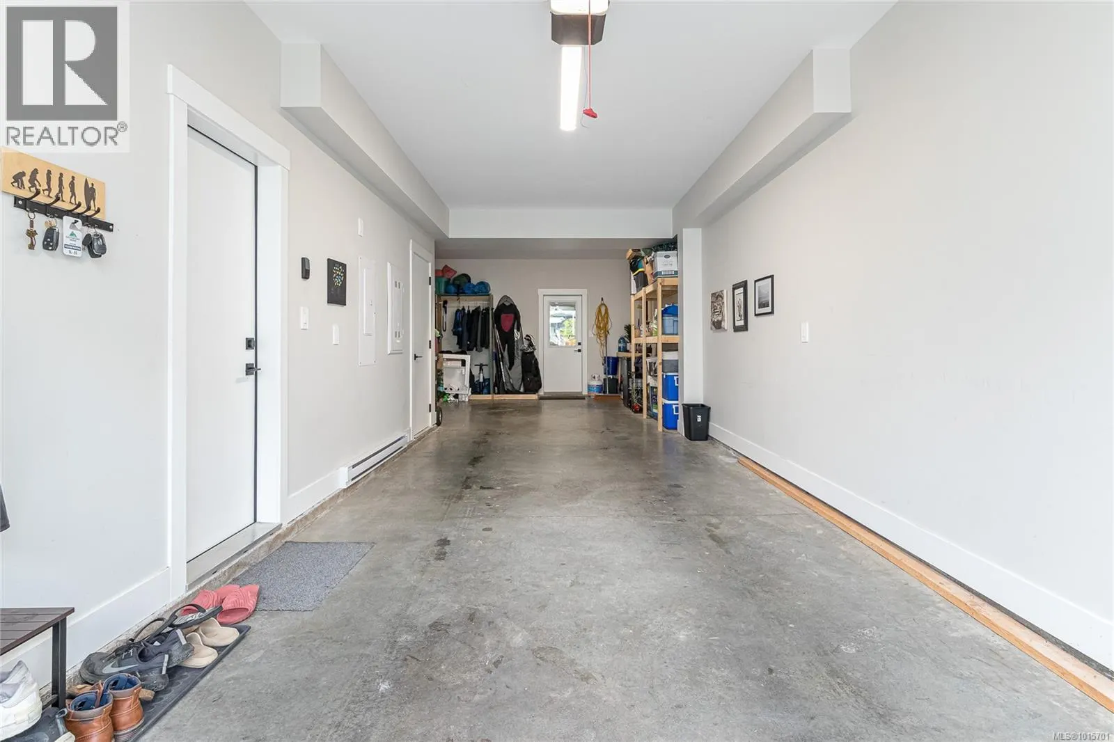 1142 Moonstone Loop