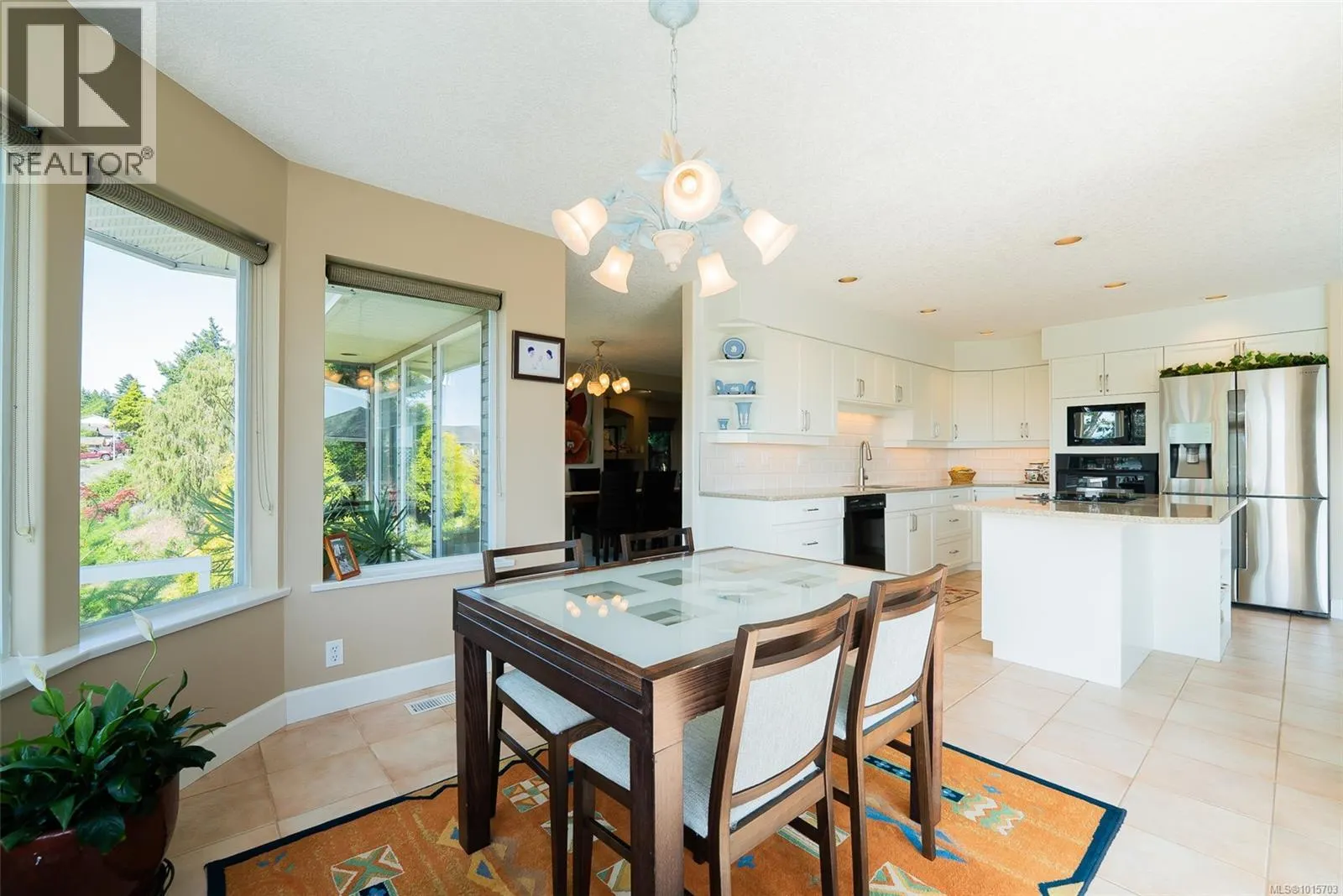 3689 Glen Oaks Dr