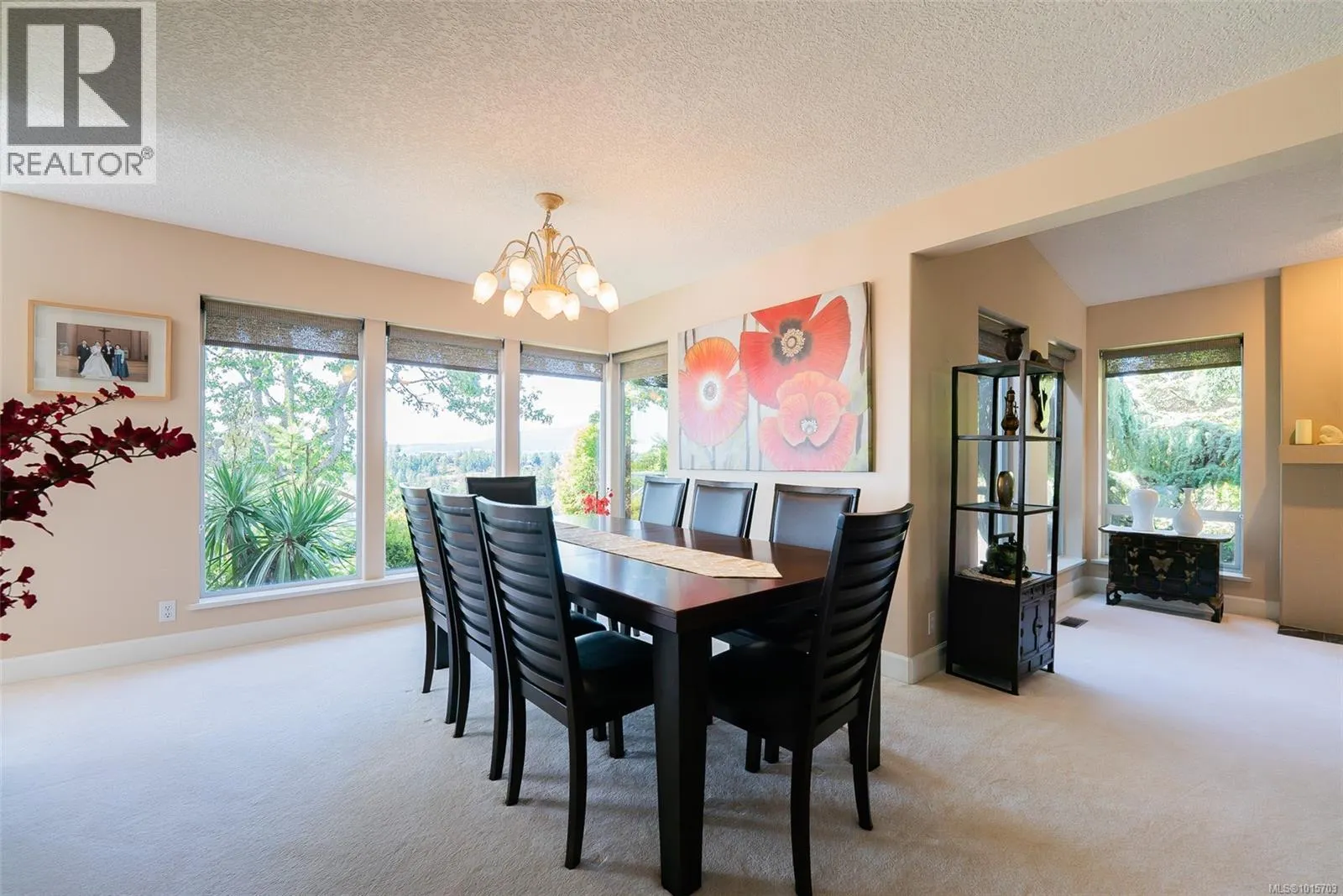 3689 Glen Oaks Dr