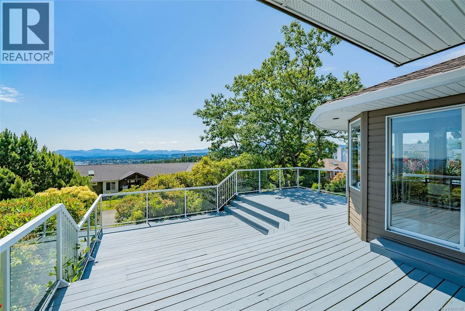 3689 Glen Oaks Dr