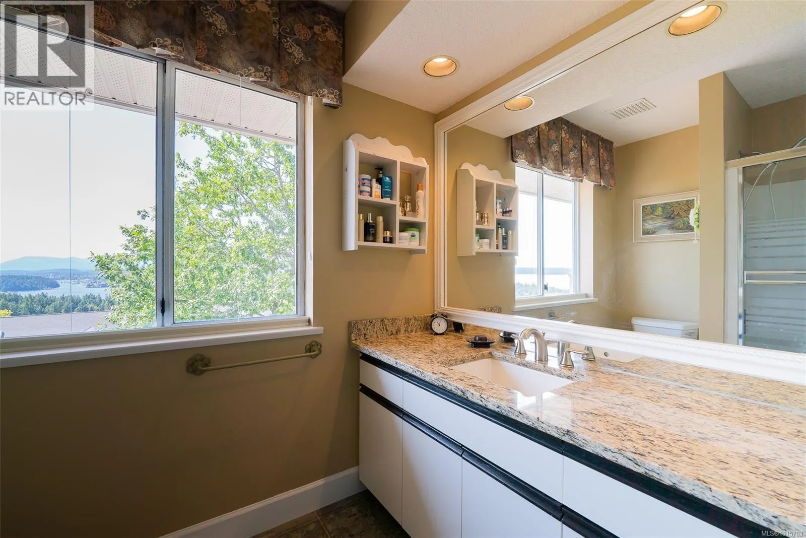3689 Glen Oaks Dr
