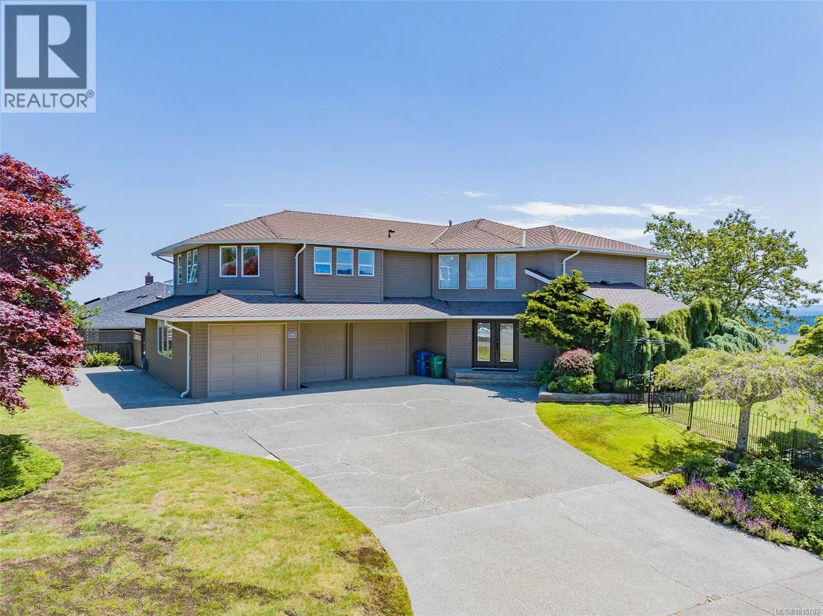 3689 Glen Oaks Dr