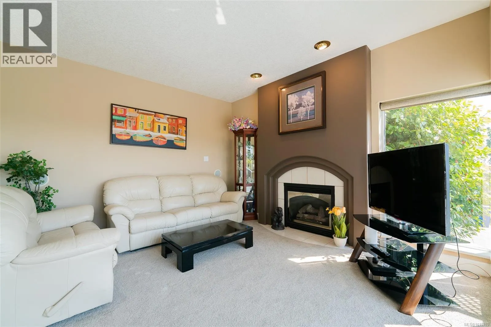 3689 Glen Oaks Dr