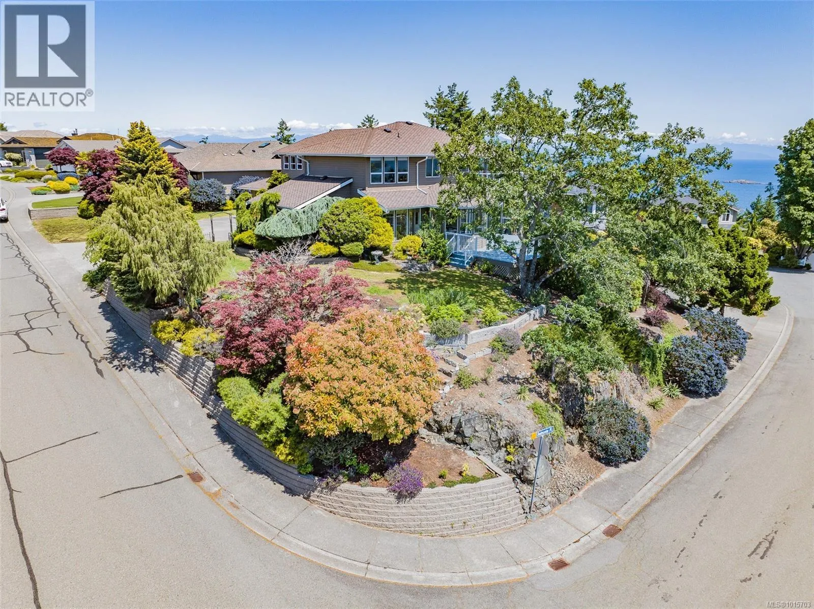 3689 Glen Oaks Dr