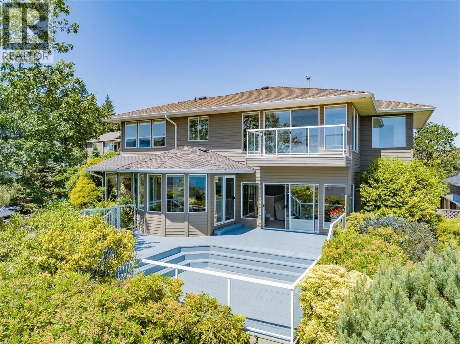 3689 Glen Oaks Dr