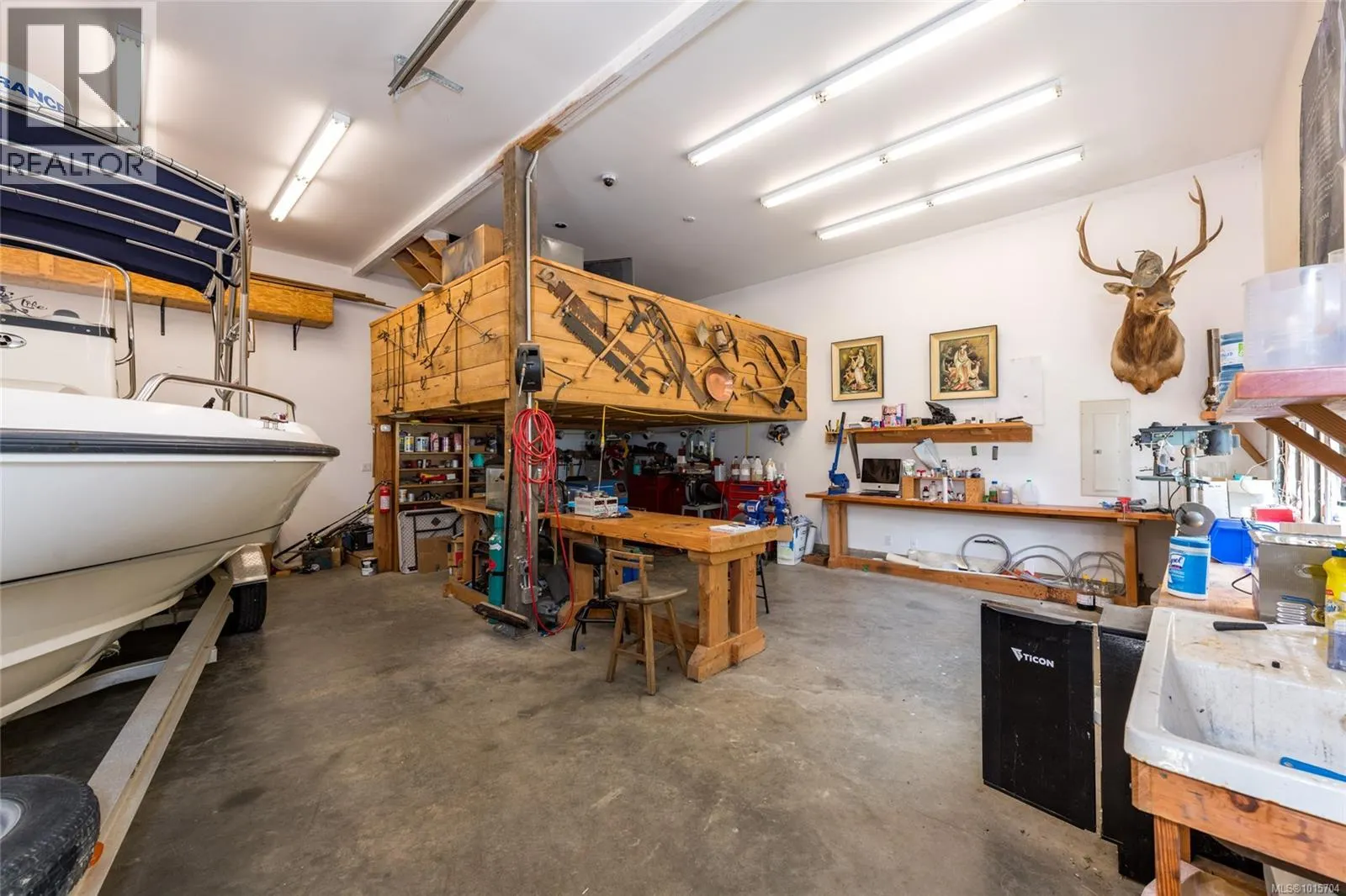 605 Senanus Dr