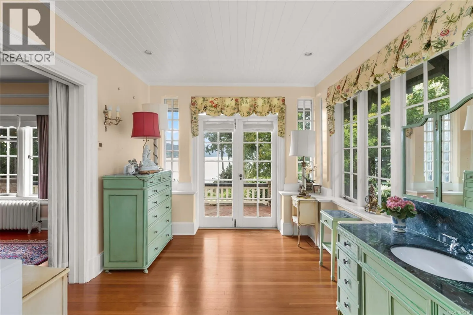 605 Senanus Dr