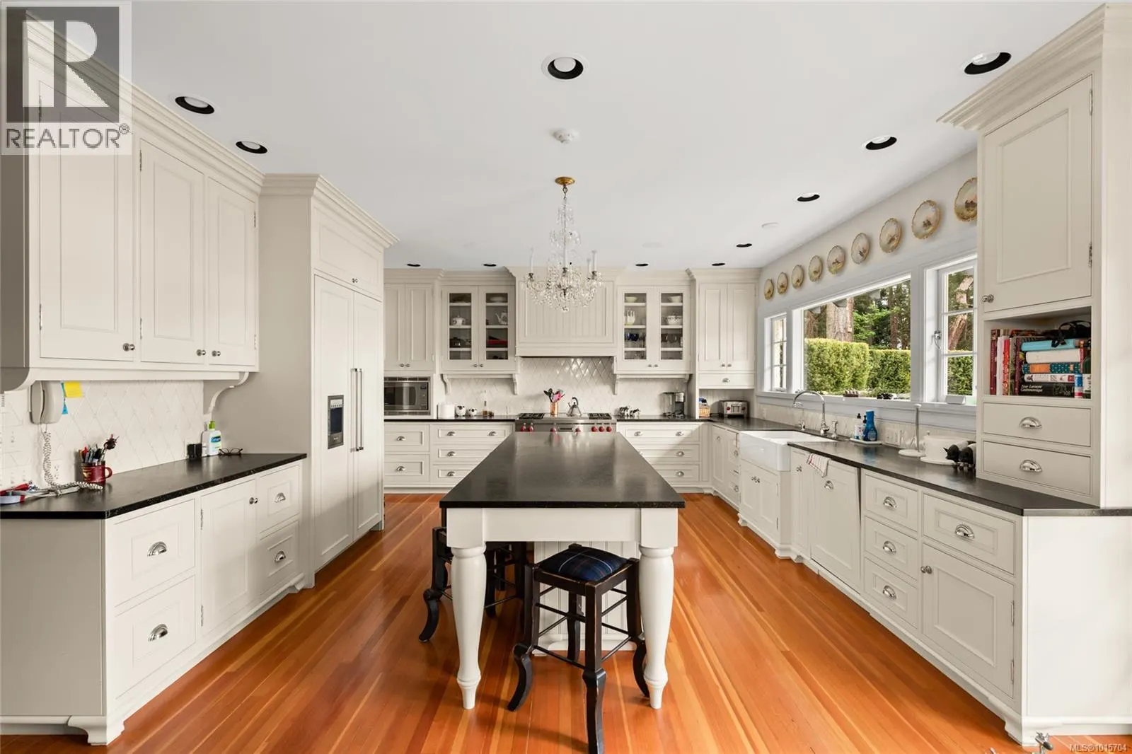 605 Senanus Dr