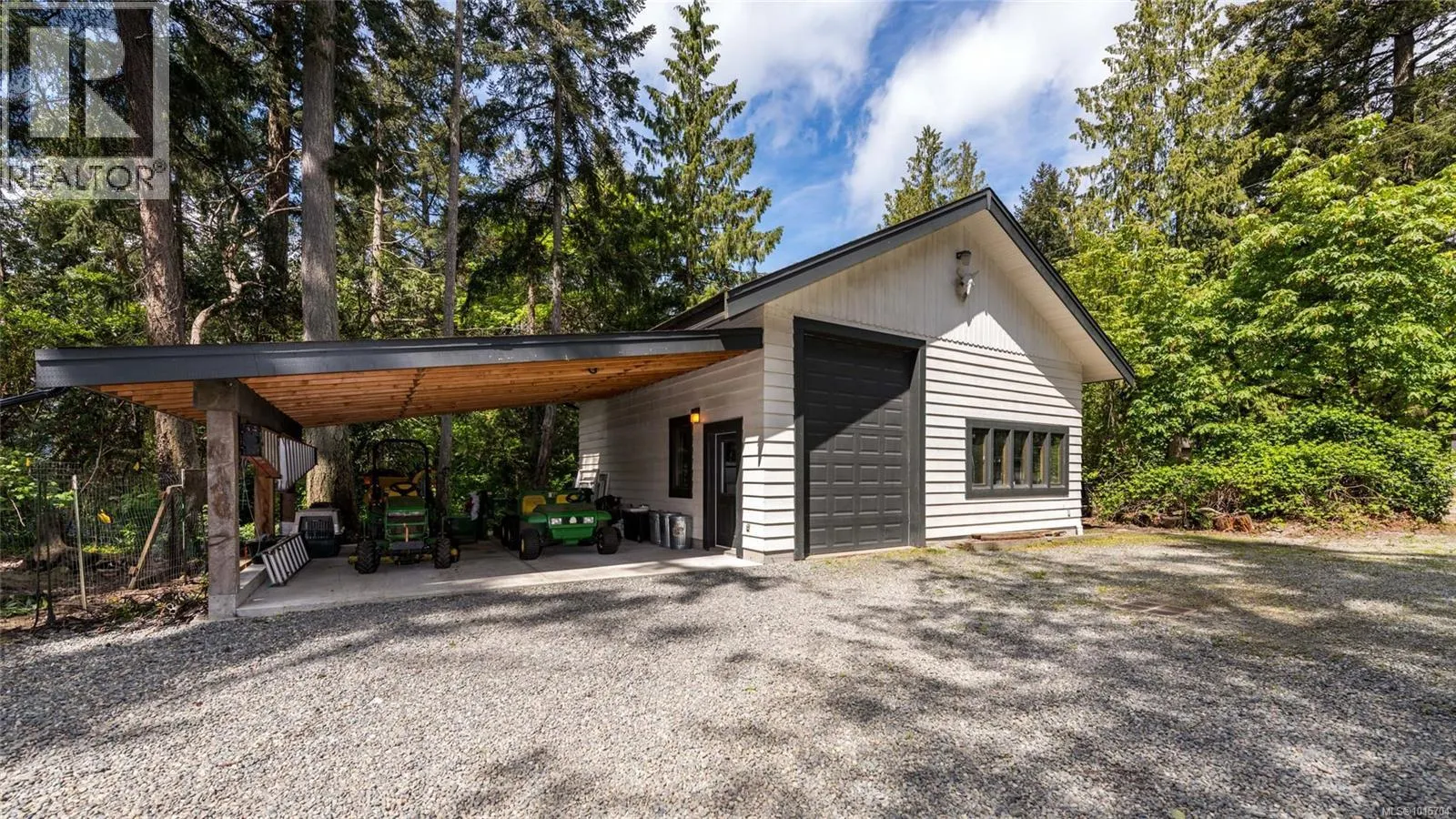 605 Senanus Dr