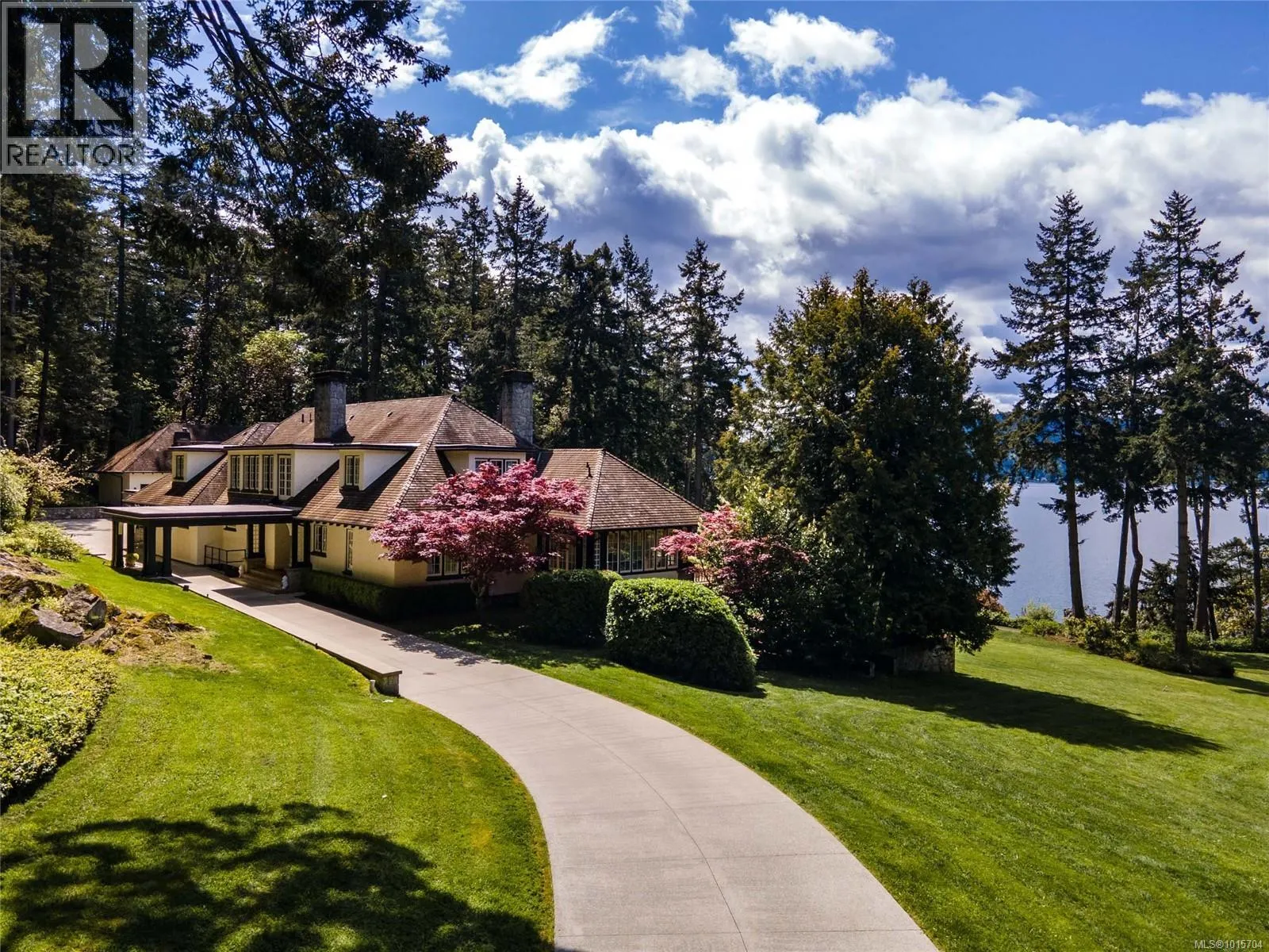 605 Senanus Dr