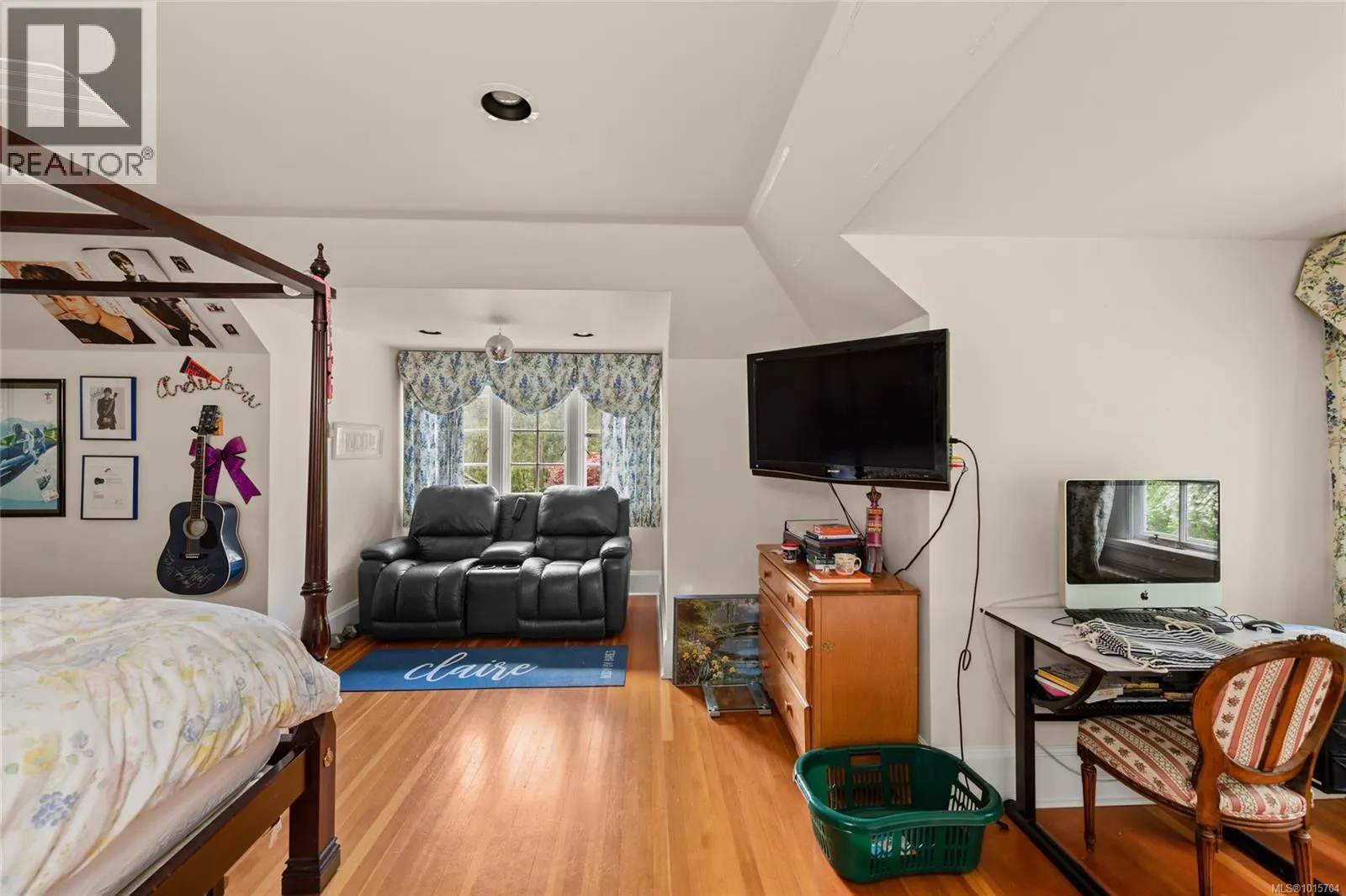 605 Senanus Dr