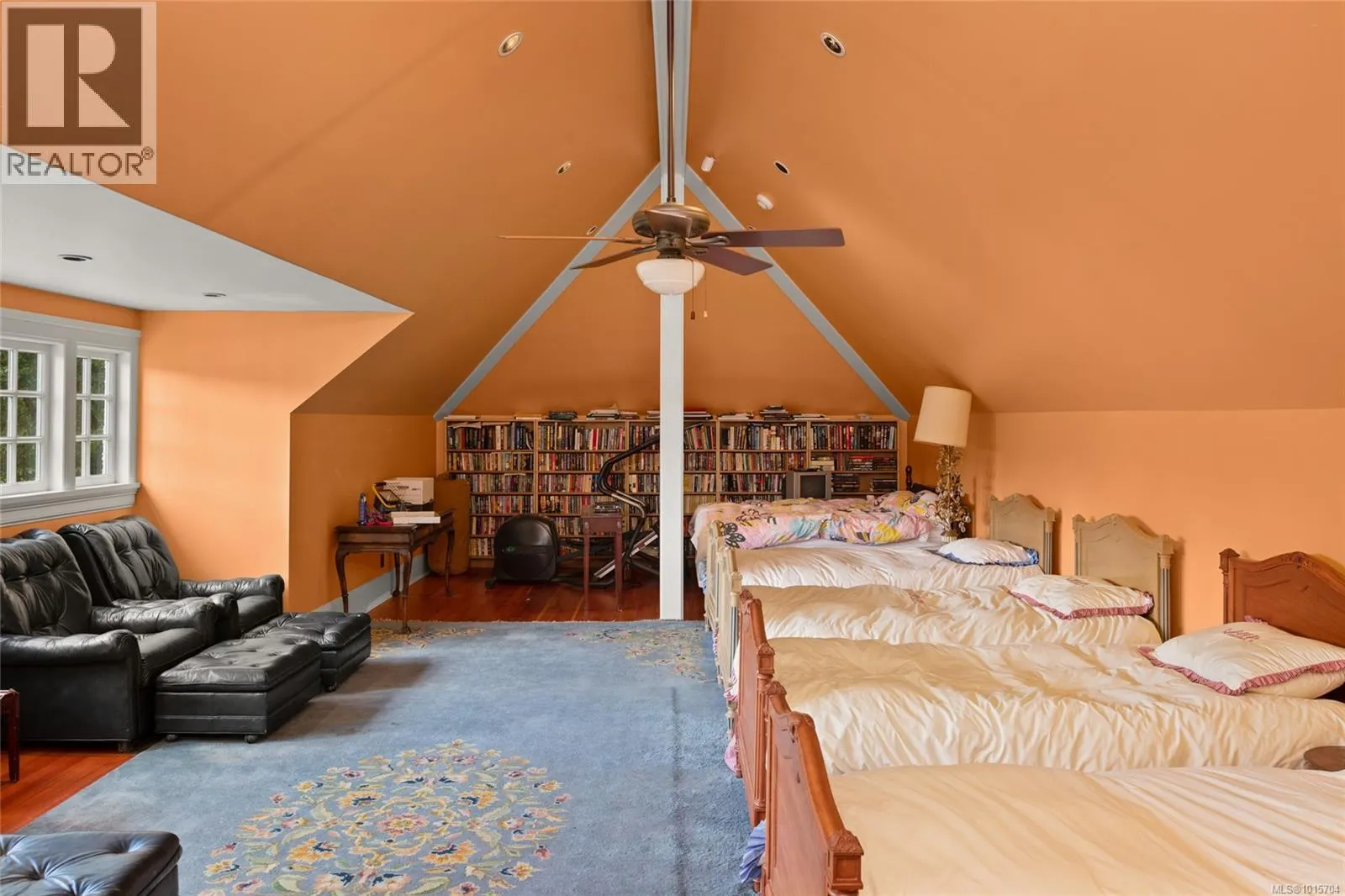 605 Senanus Dr