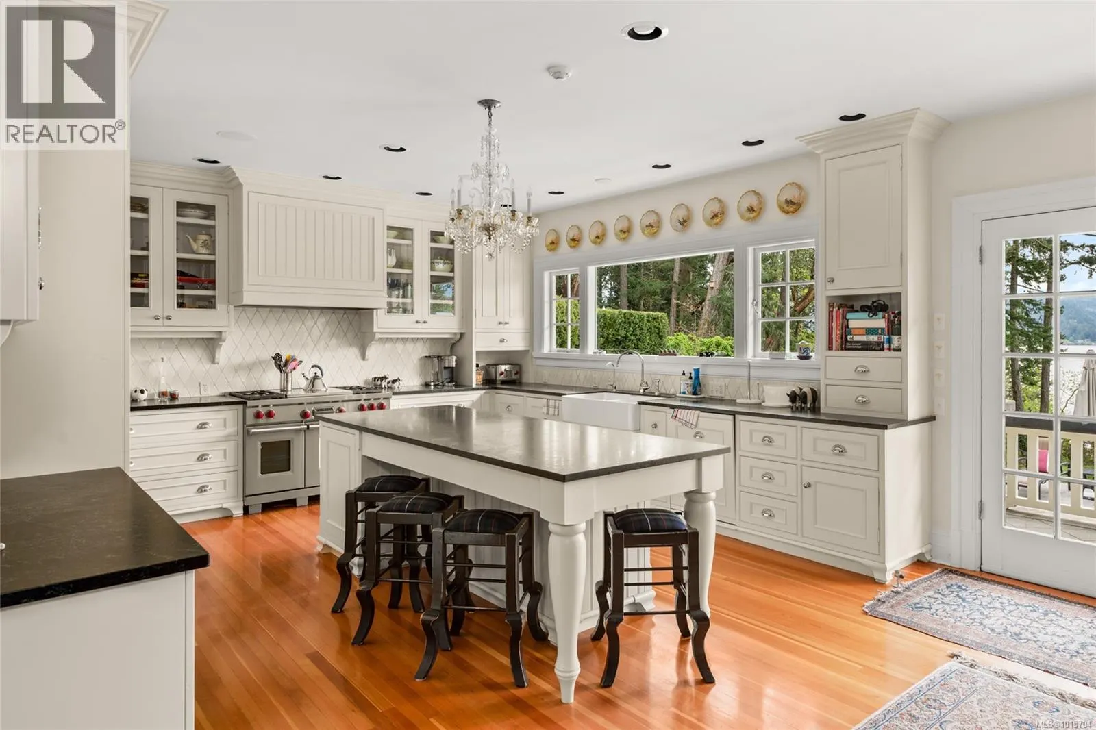 605 Senanus Dr