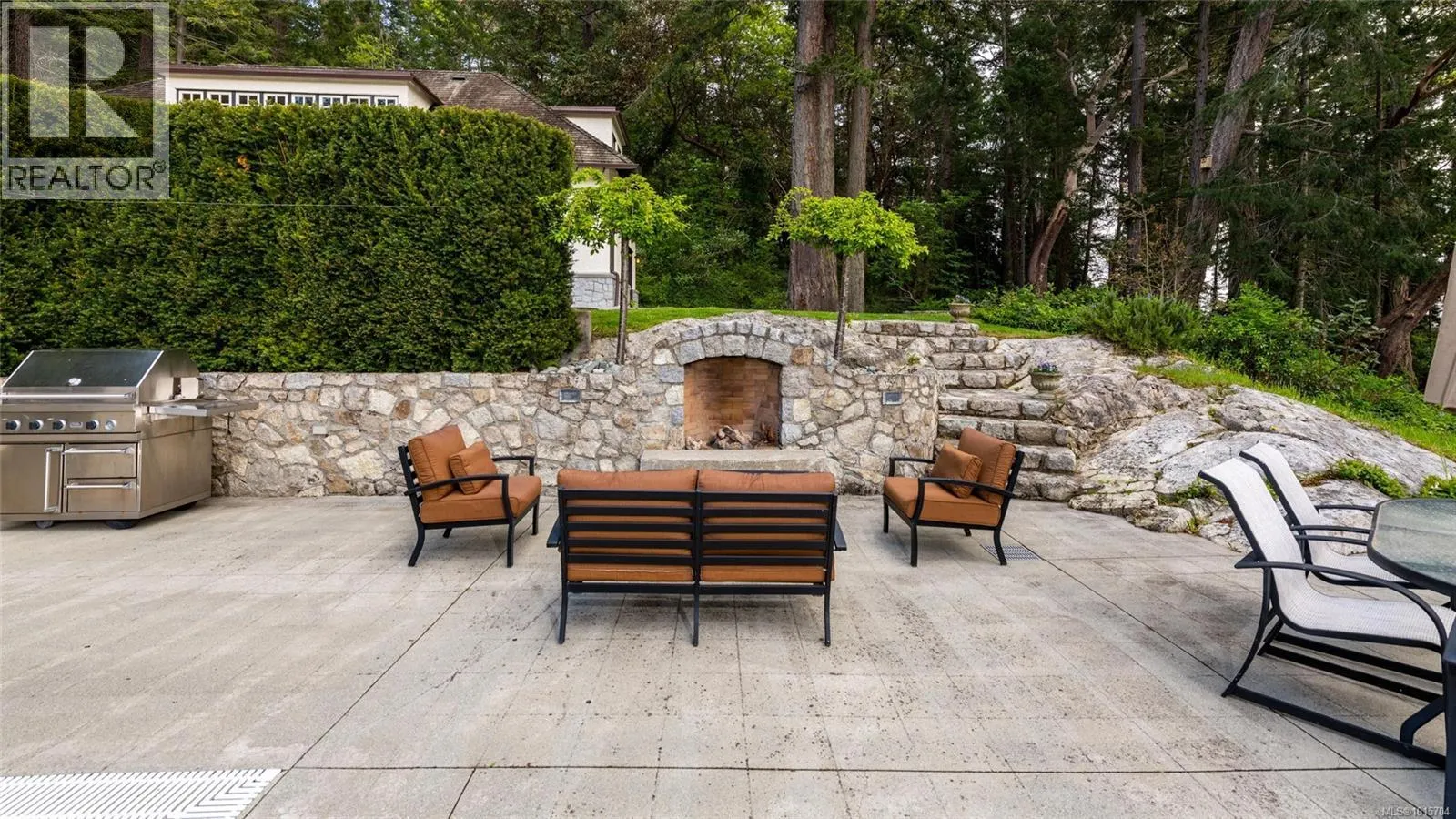 605 Senanus Dr