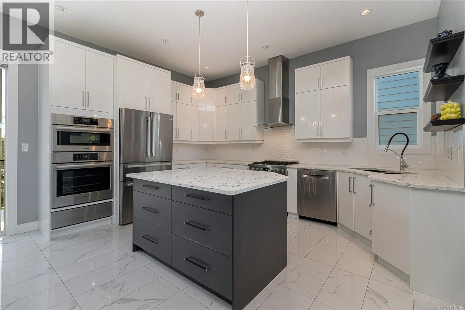 3638 Ridge View Terr