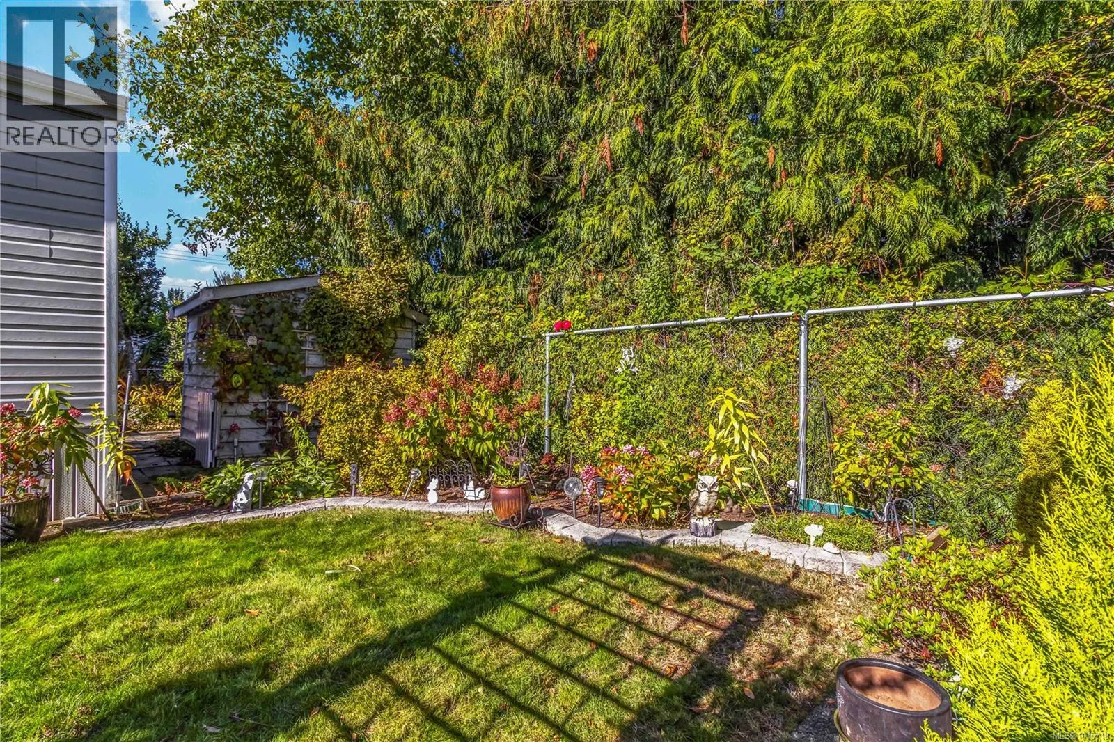 5 7509 Central Saanich Rd