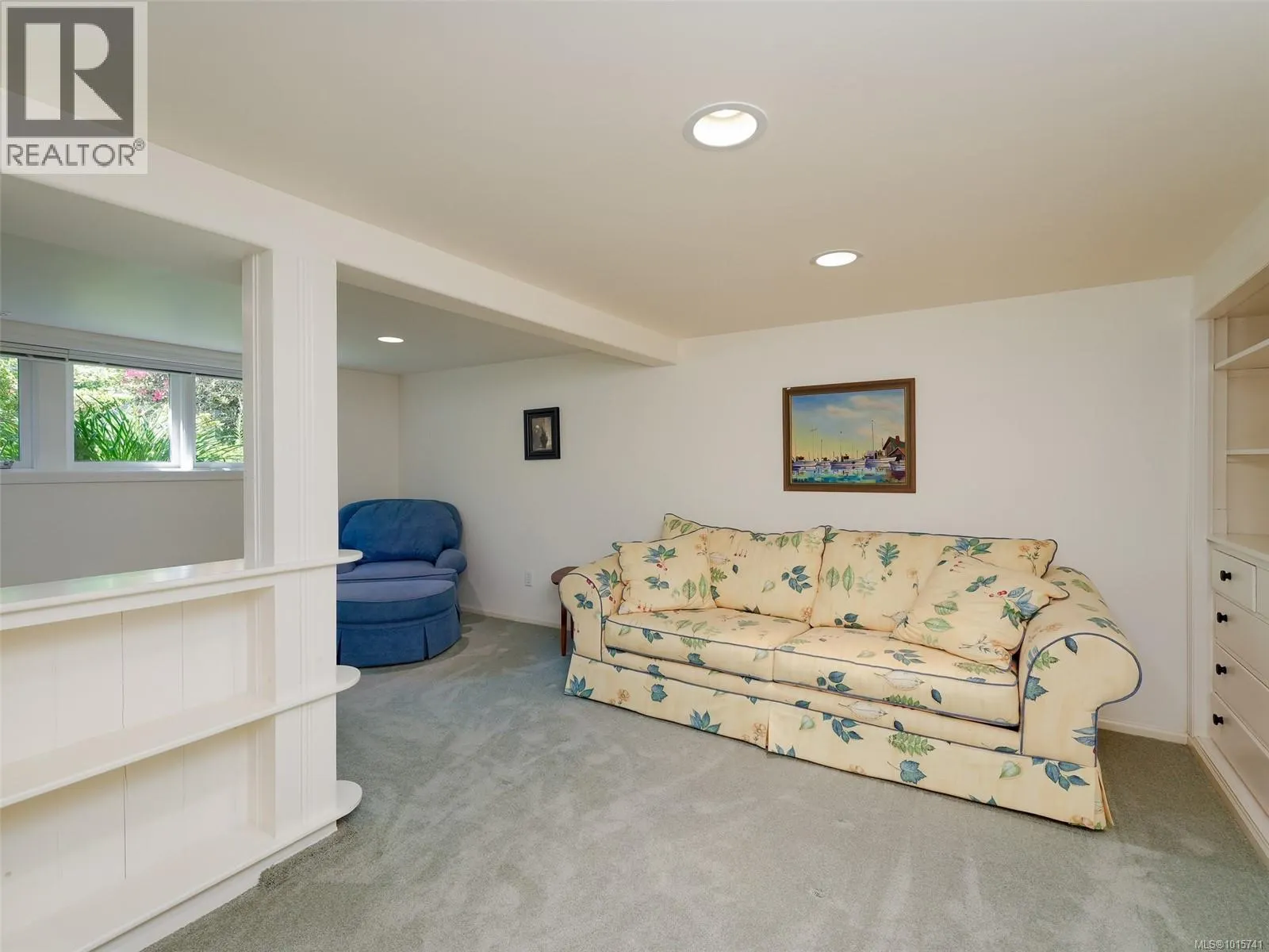 4590 Torquay Dr