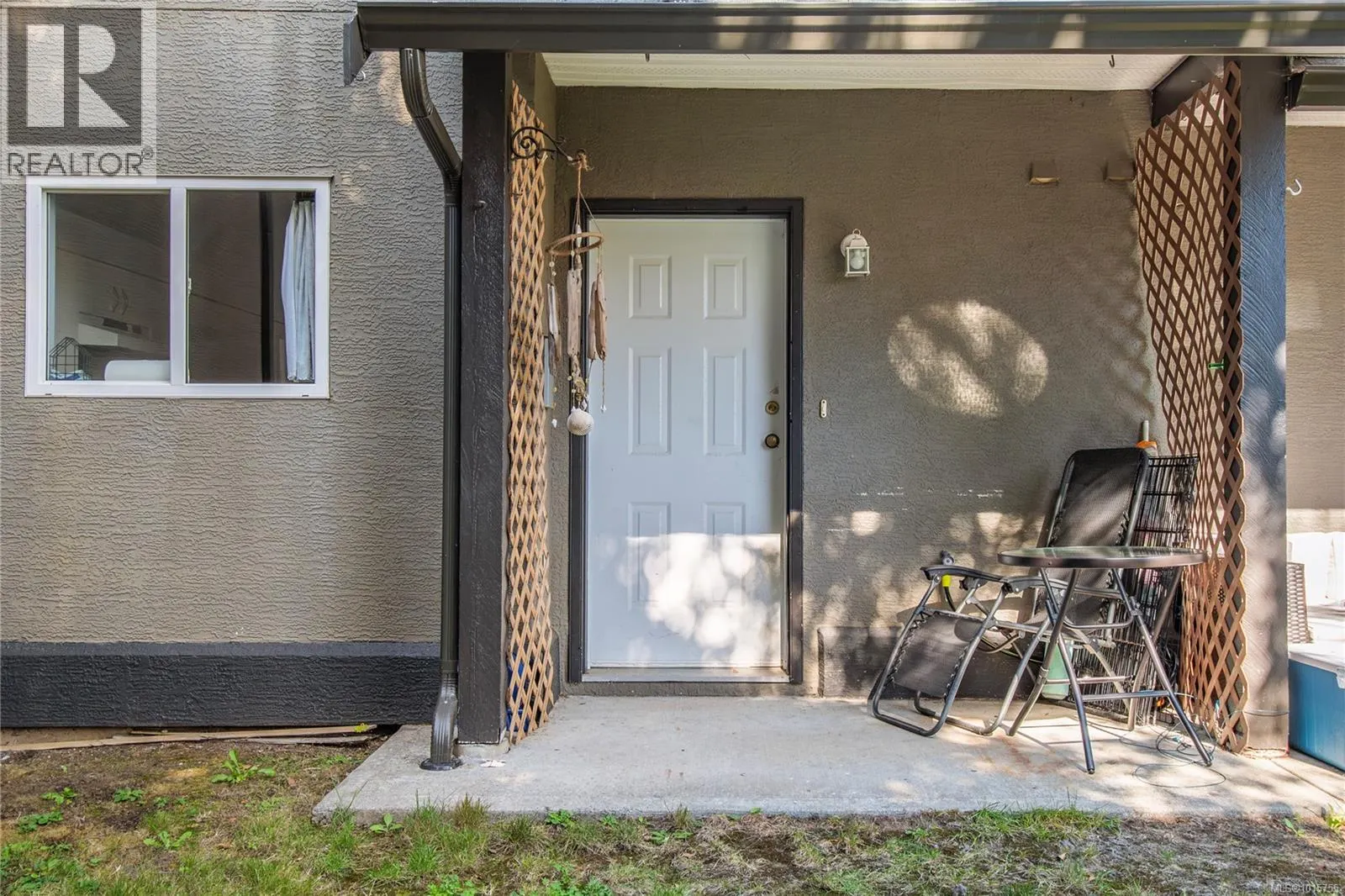 24 555 Rockland Rd