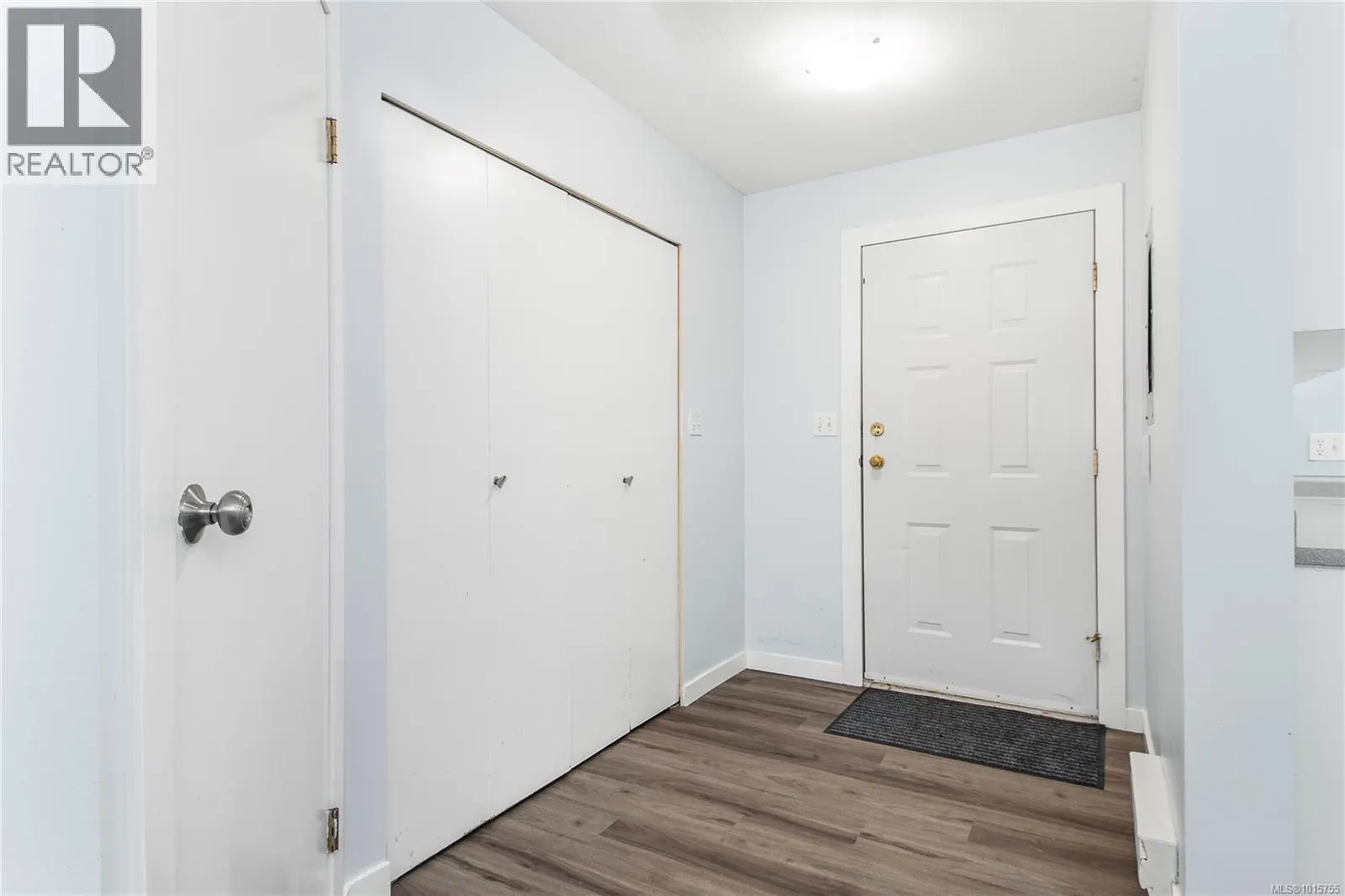 24 555 Rockland Rd