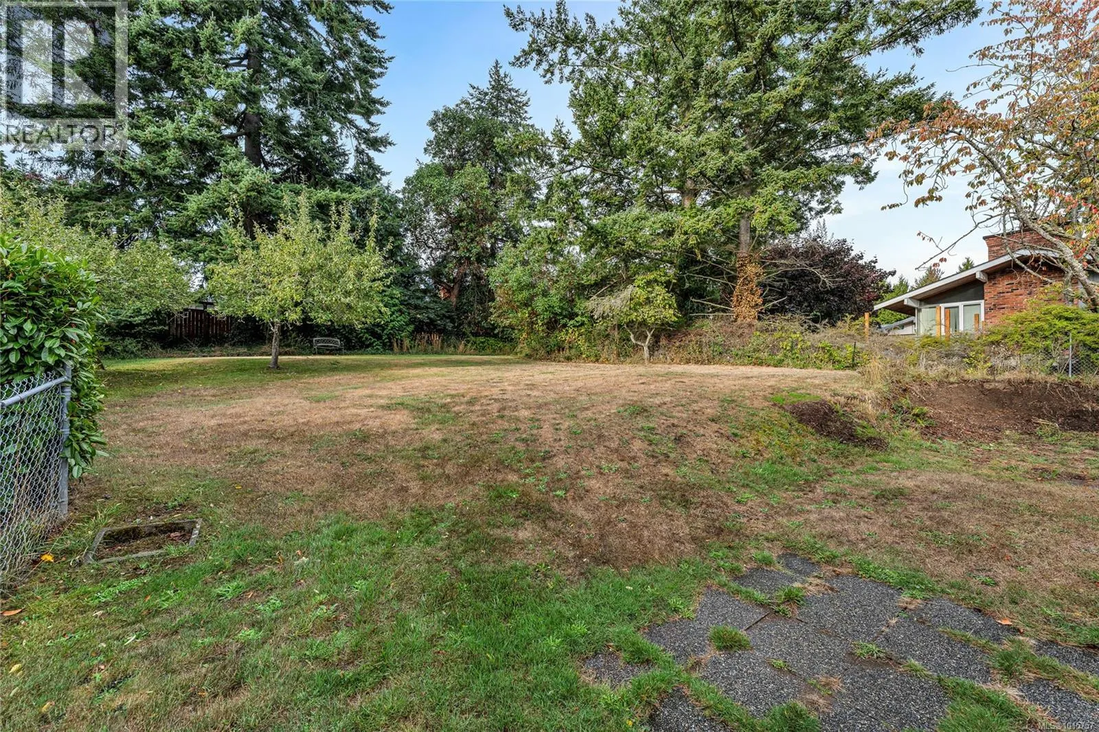 2435 Sutton Rd