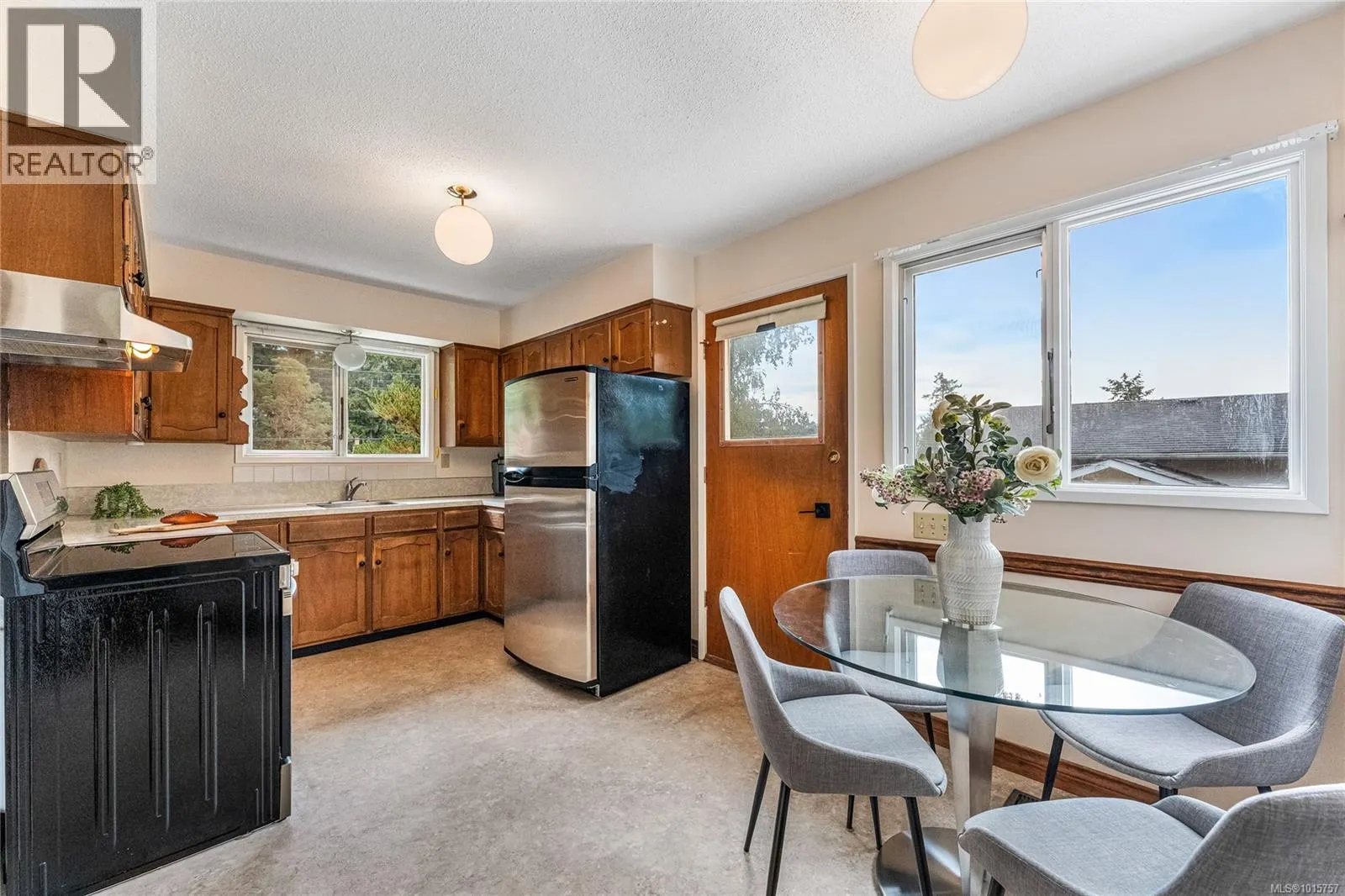 2435 Sutton Rd
