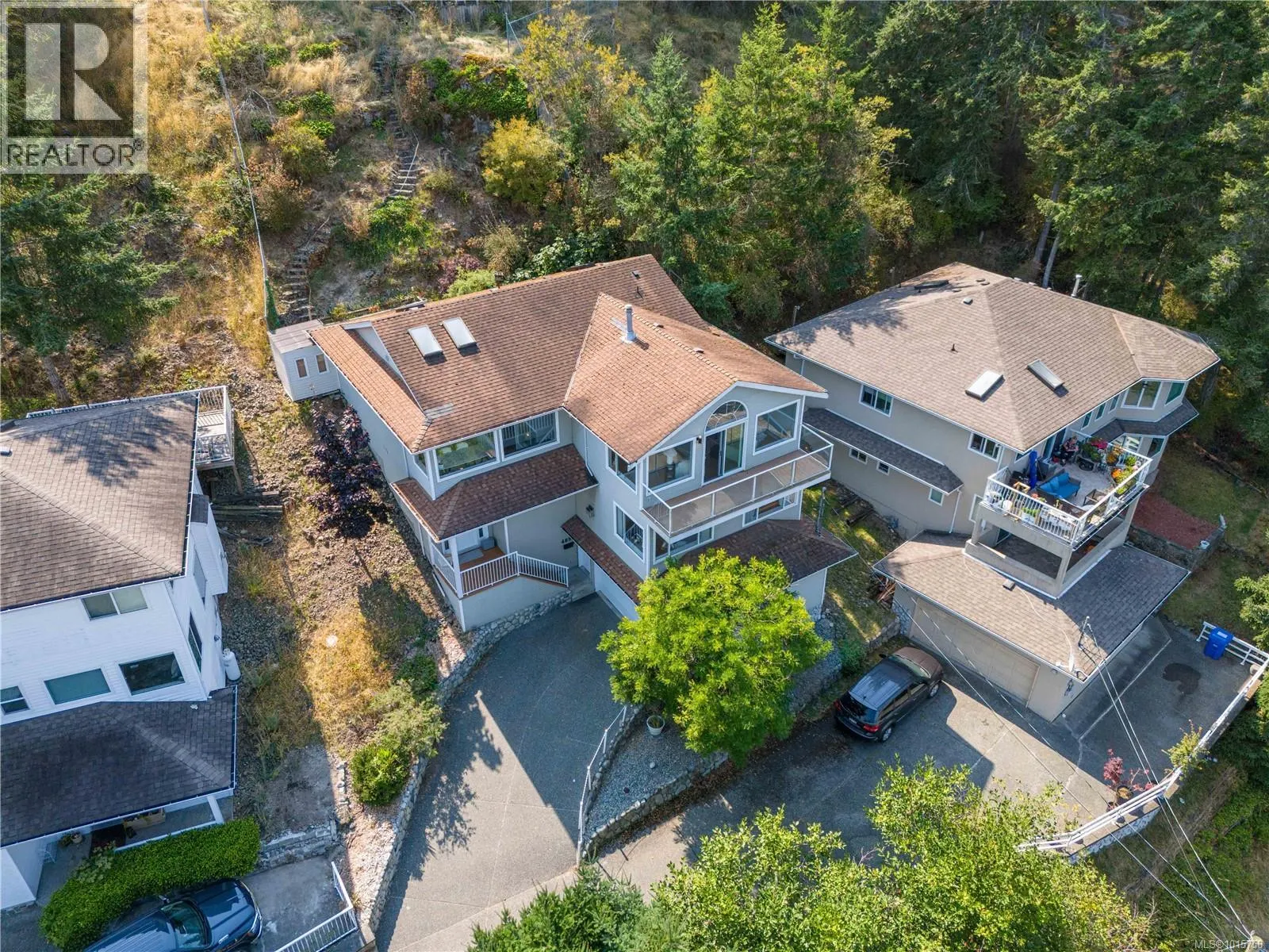 4895 Laguna Way