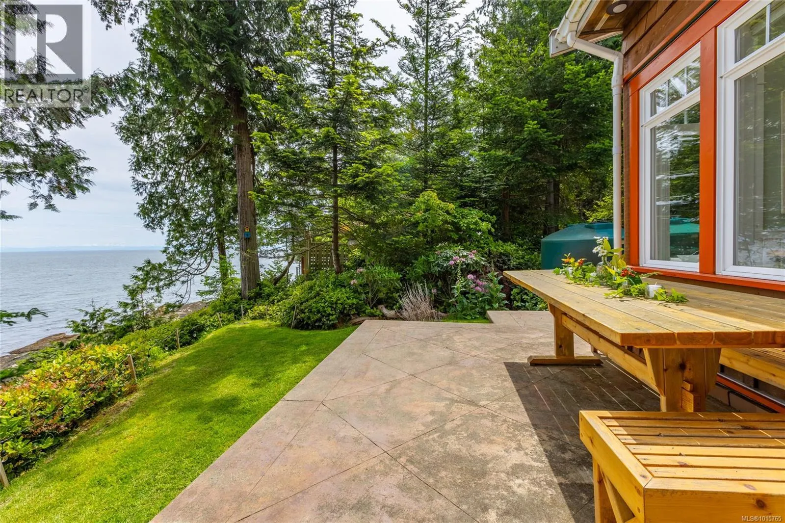 105 Island Park Dr
