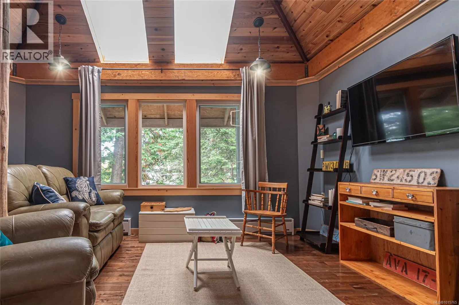 105 Island Park Dr