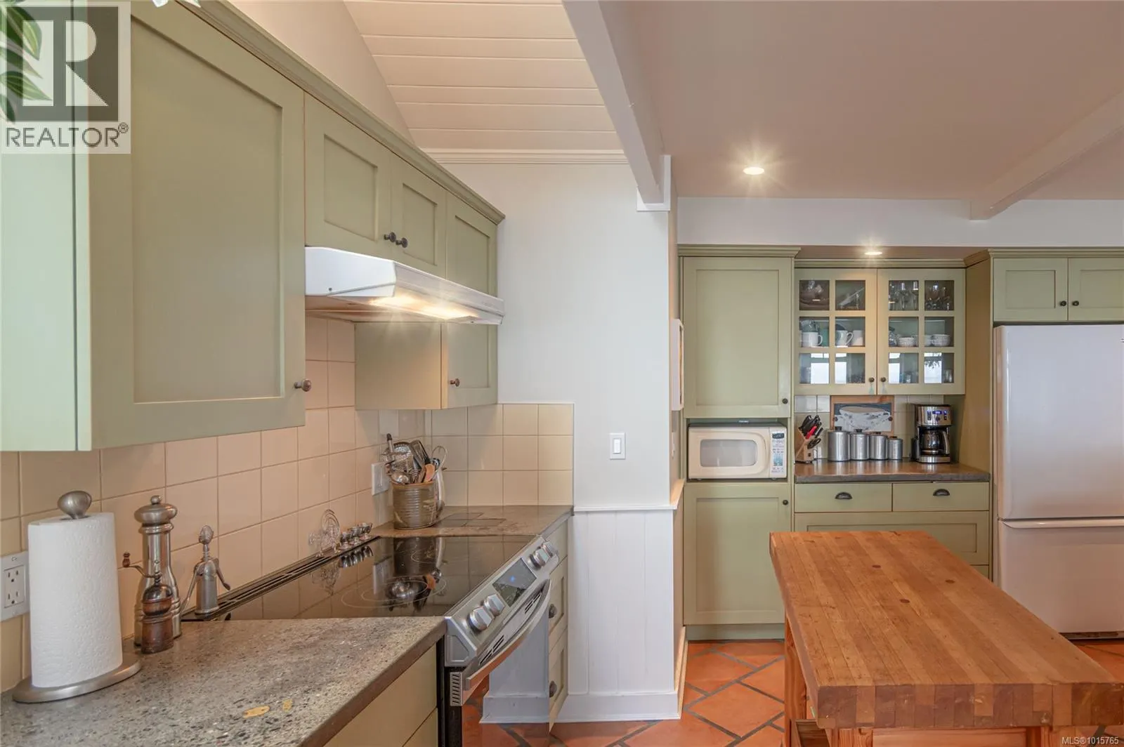 105 Island Park Dr