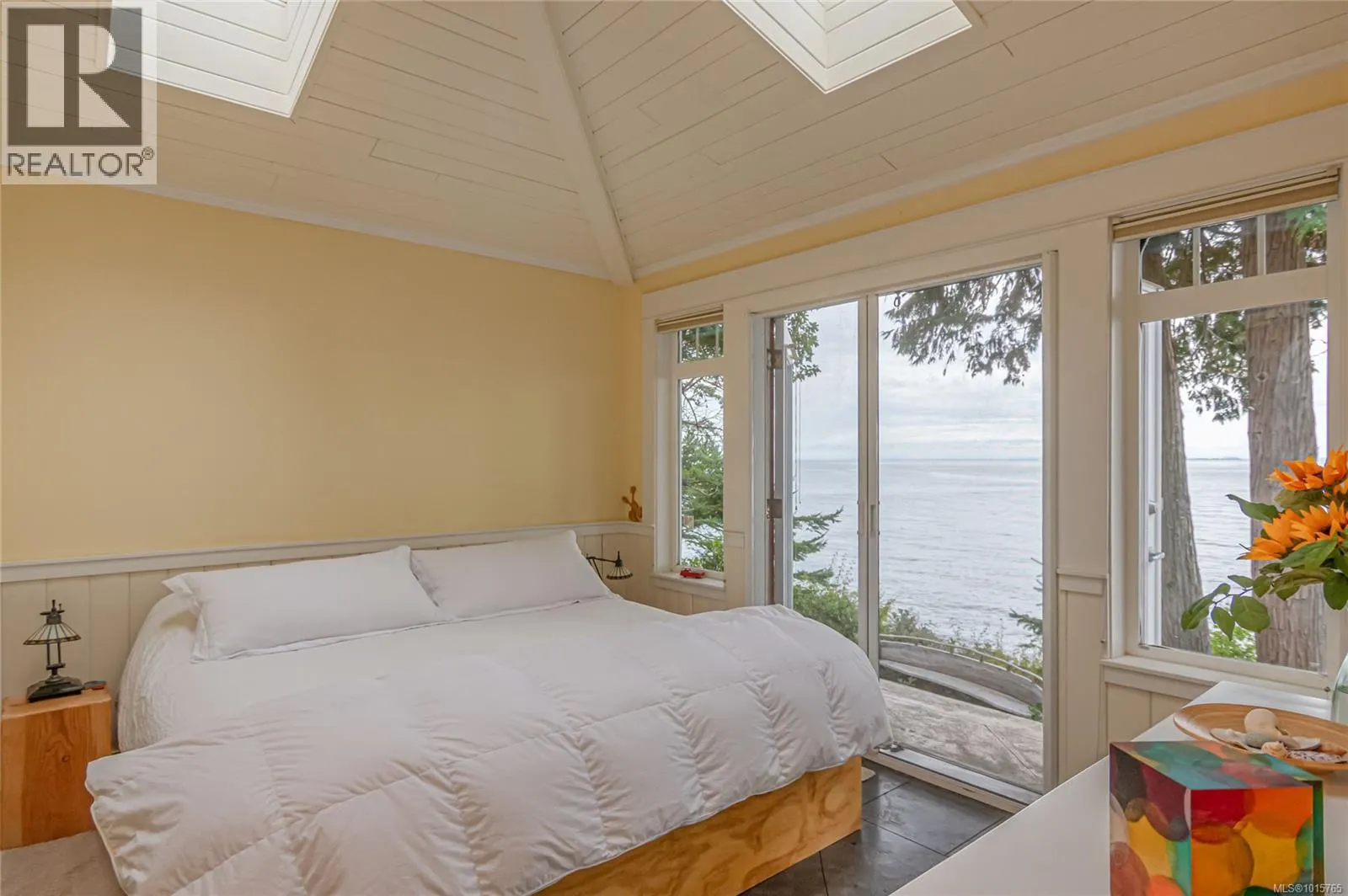 105 Island Park Dr