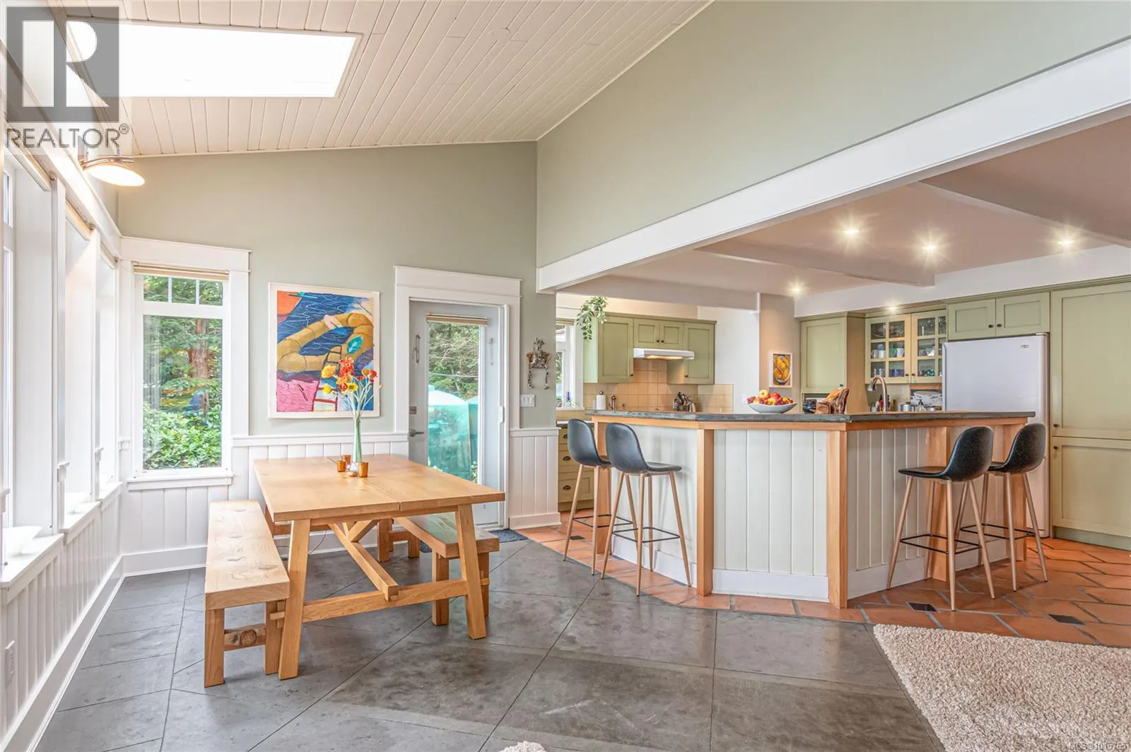 105 Island Park Dr