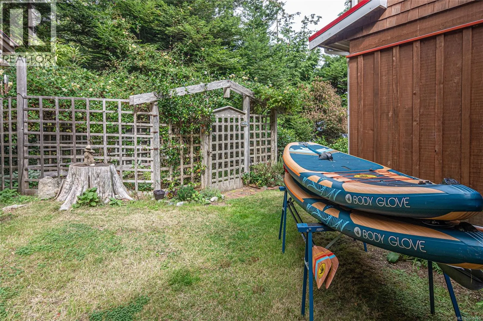 105 Island Park Dr