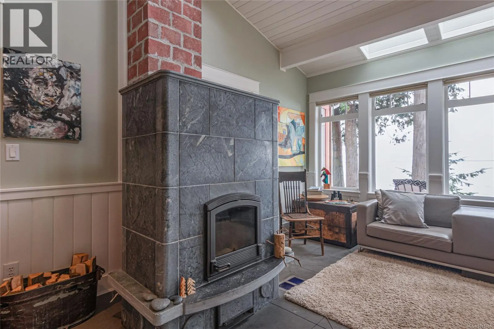 105 Island Park Dr