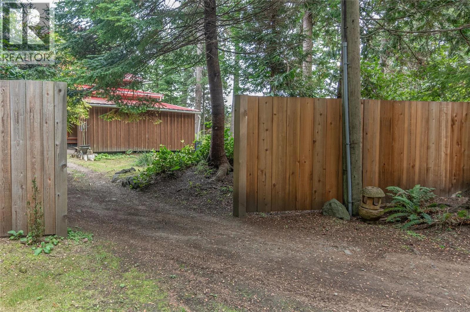 105 Island Park Dr