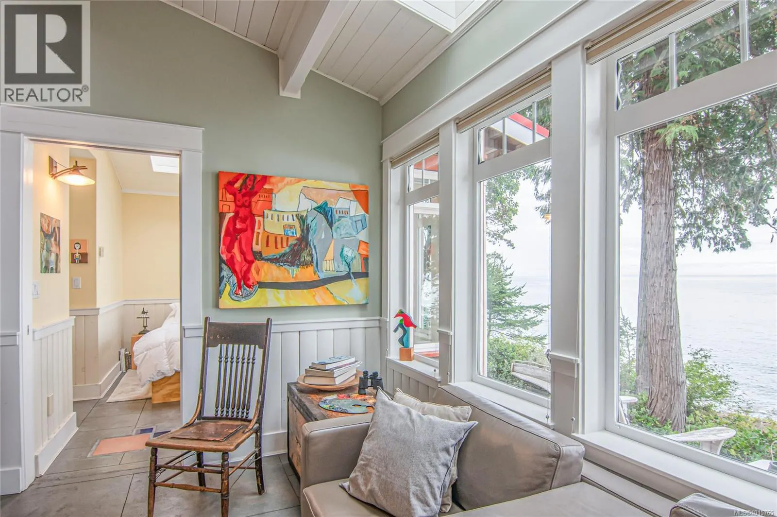 105 Island Park Dr