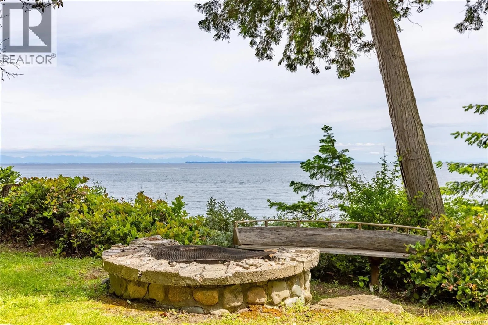 105 Island Park Dr