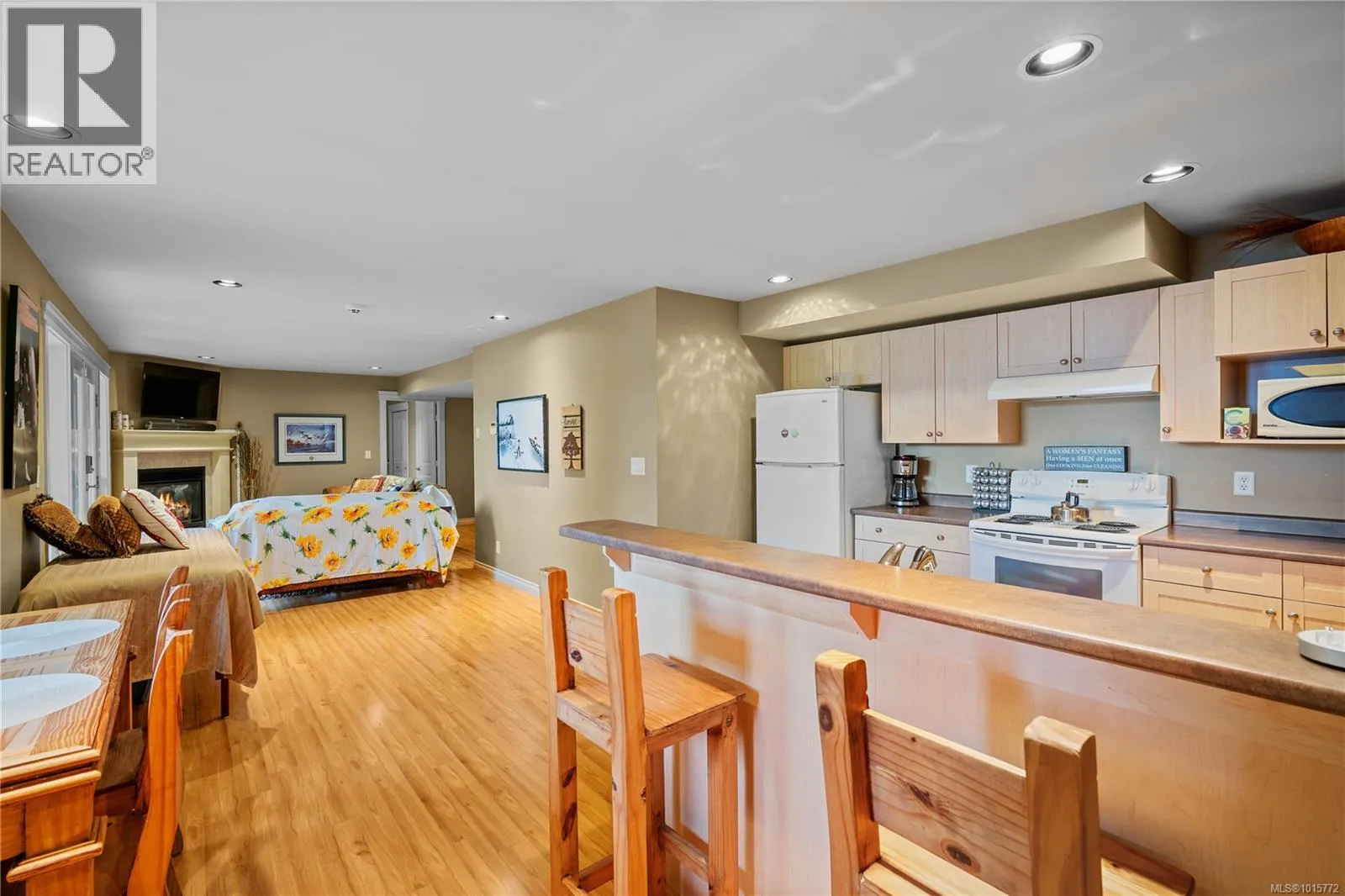 7002 East Sooke Rd