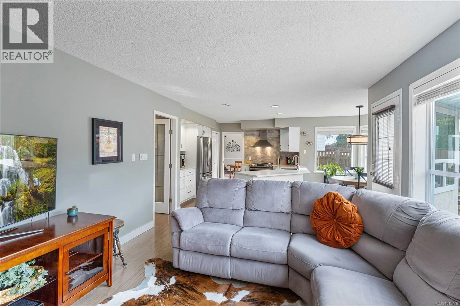 6123 Janelle Pl
