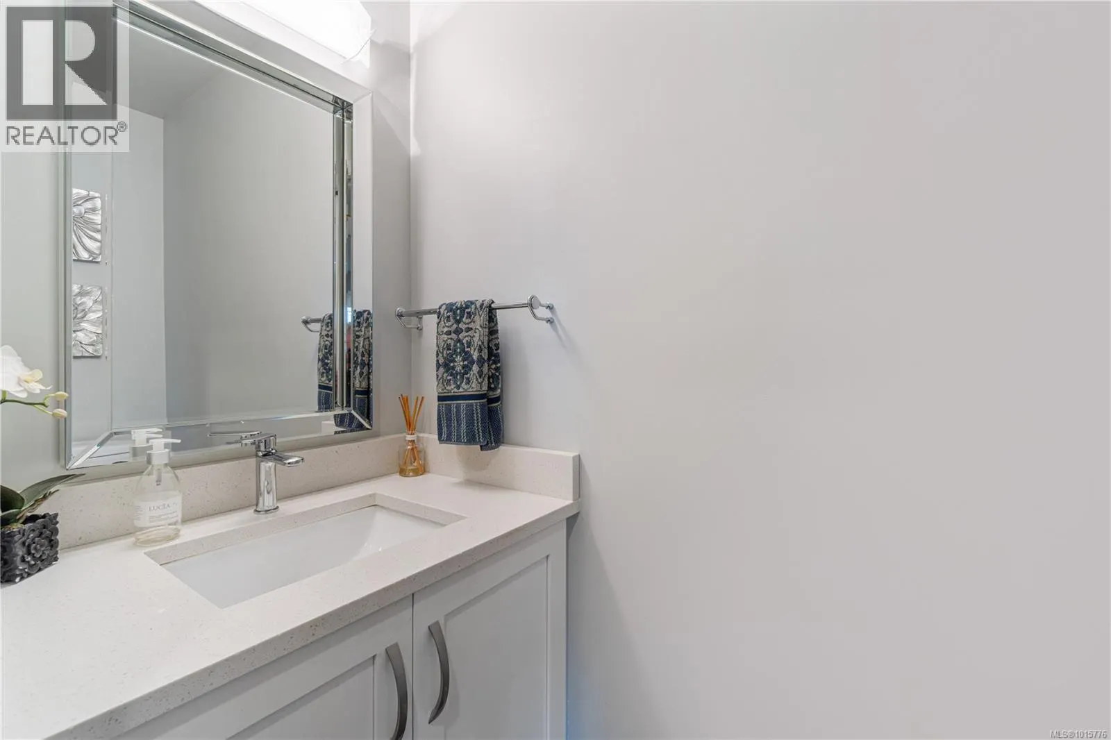 6123 Janelle Pl