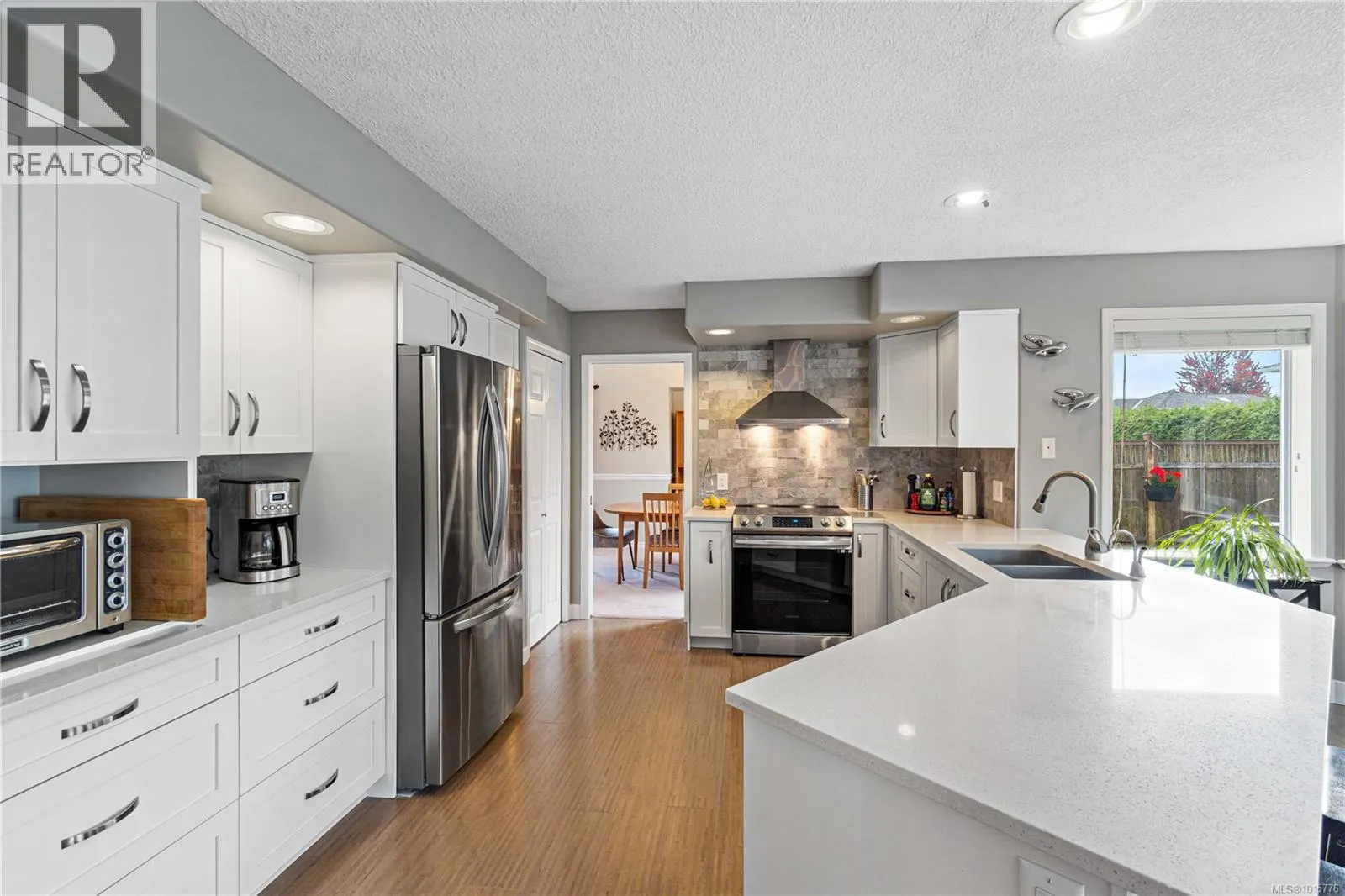 6123 Janelle Pl