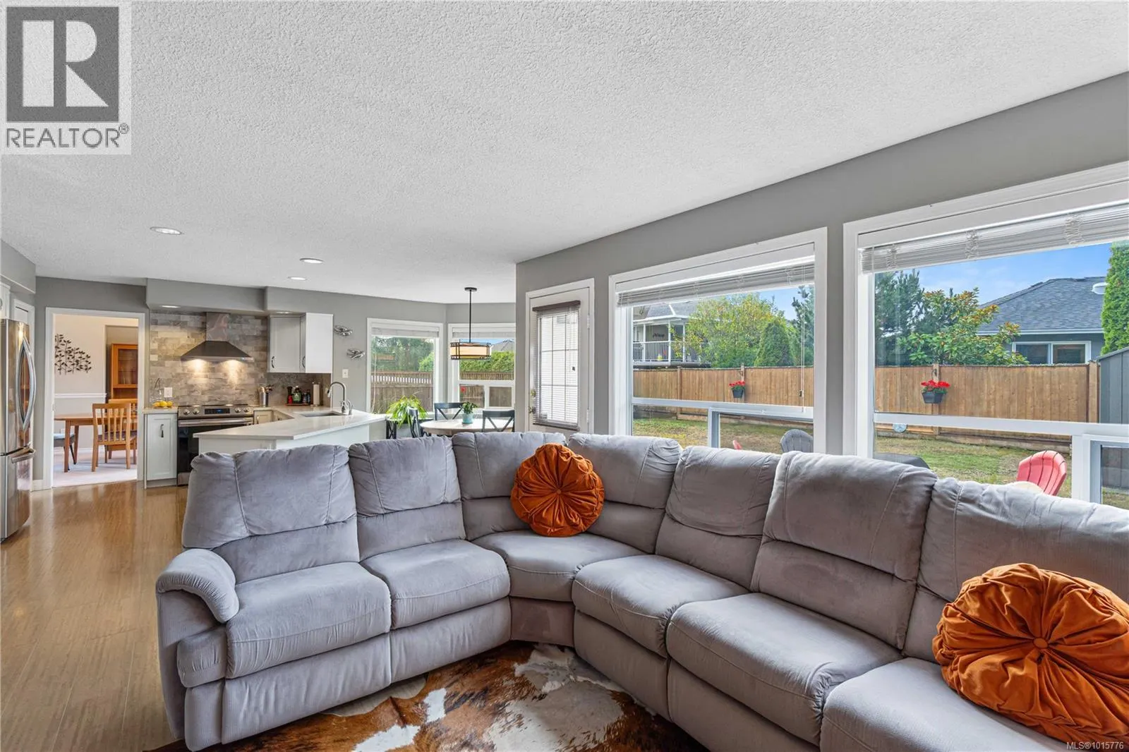 6123 Janelle Pl