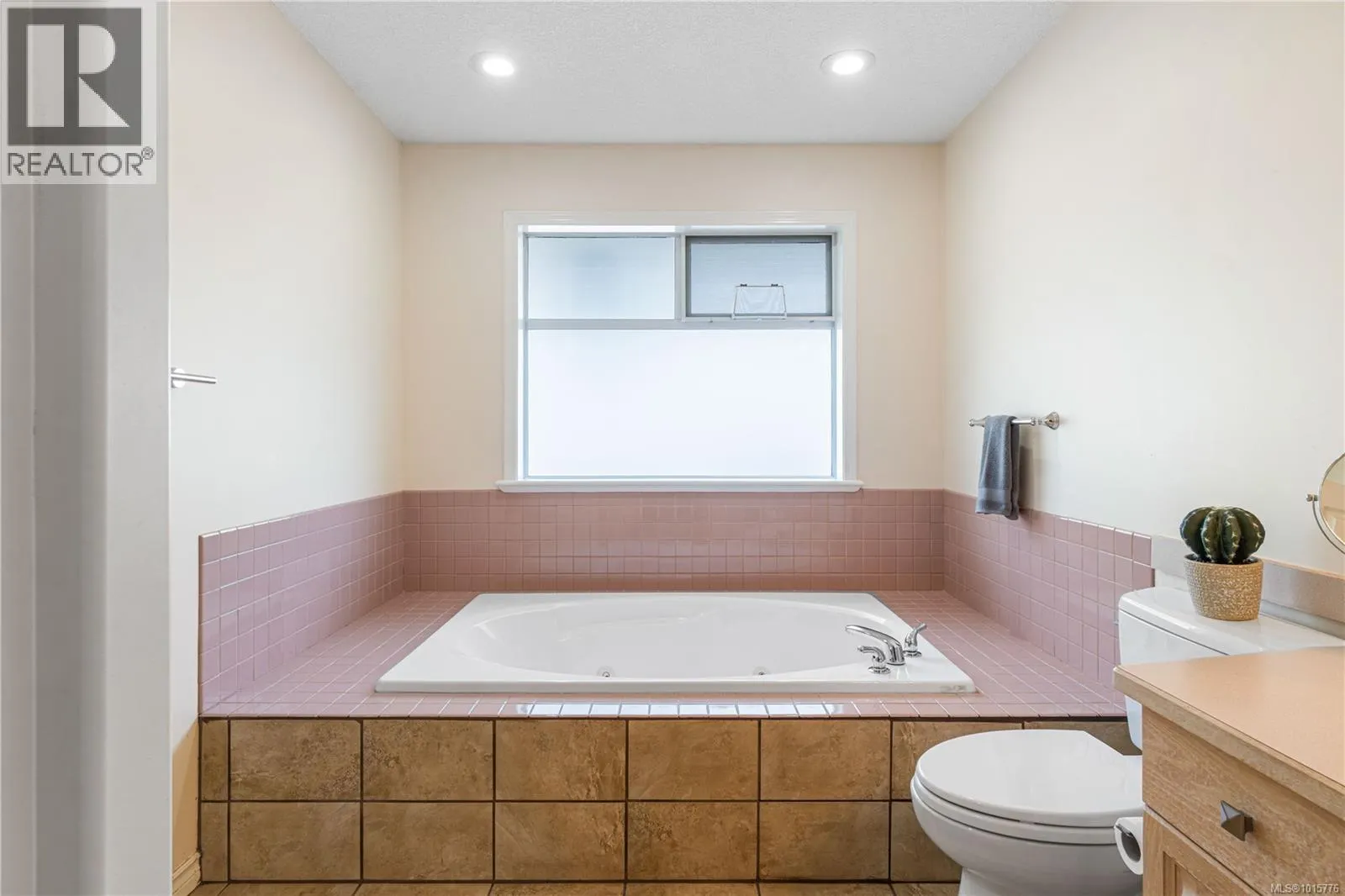 6123 Janelle Pl
