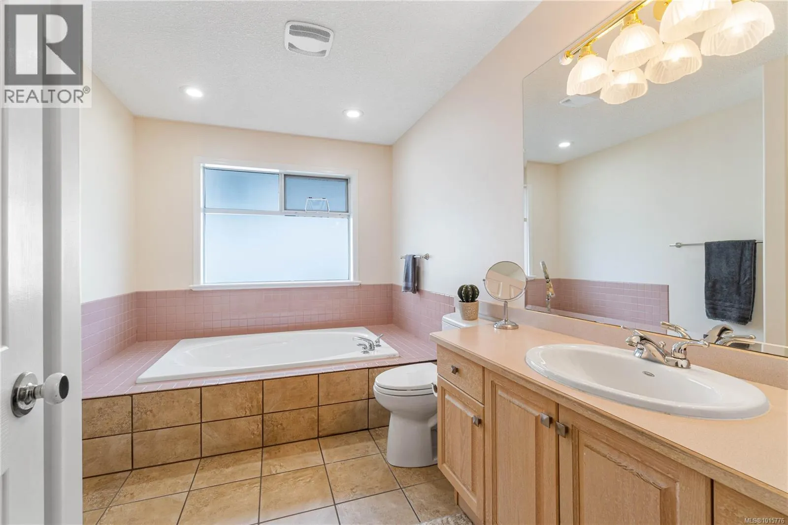 6123 Janelle Pl