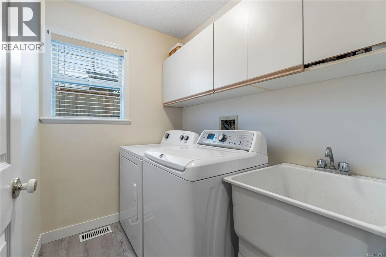 6123 Janelle Pl
