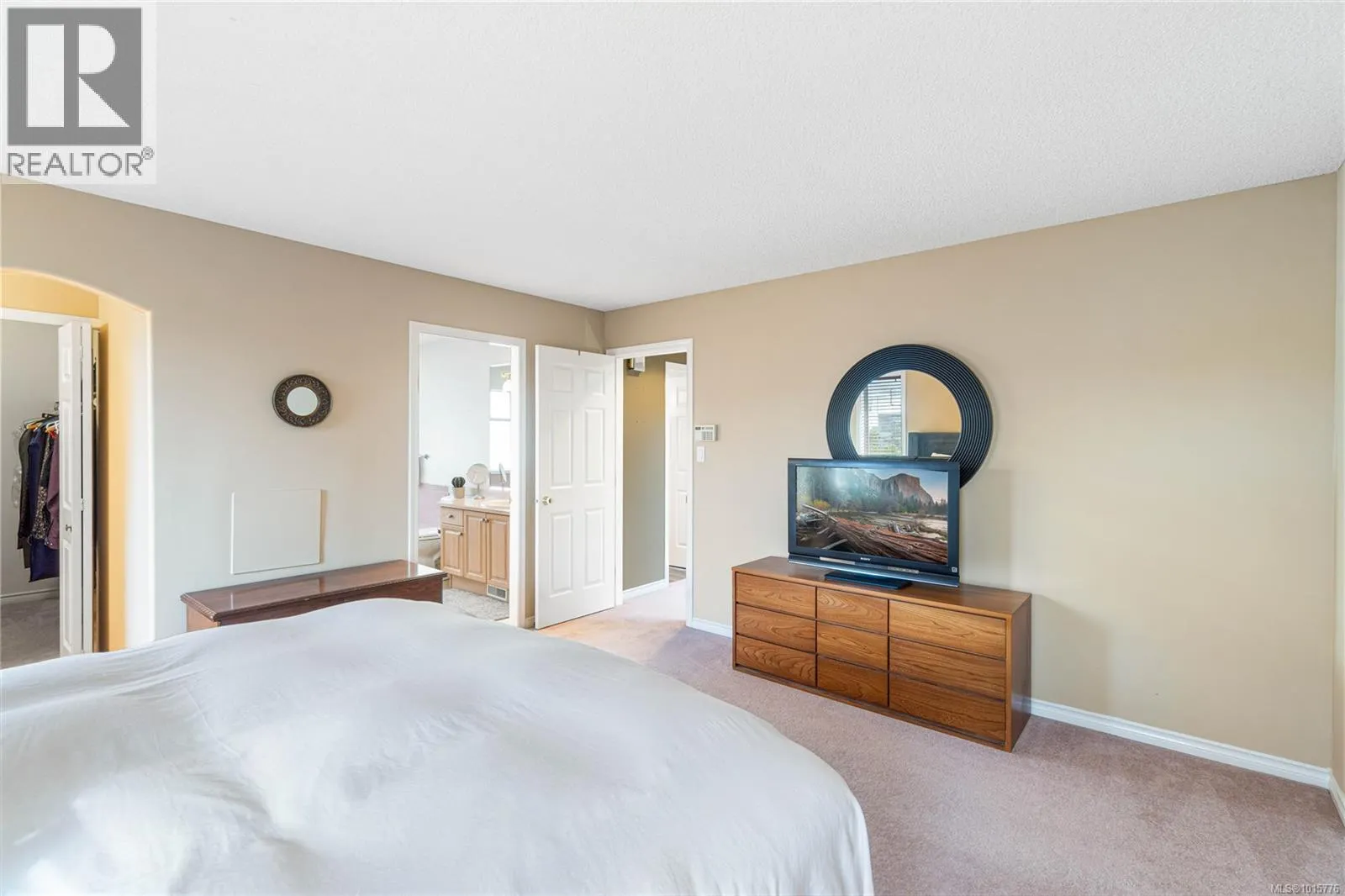 6123 Janelle Pl