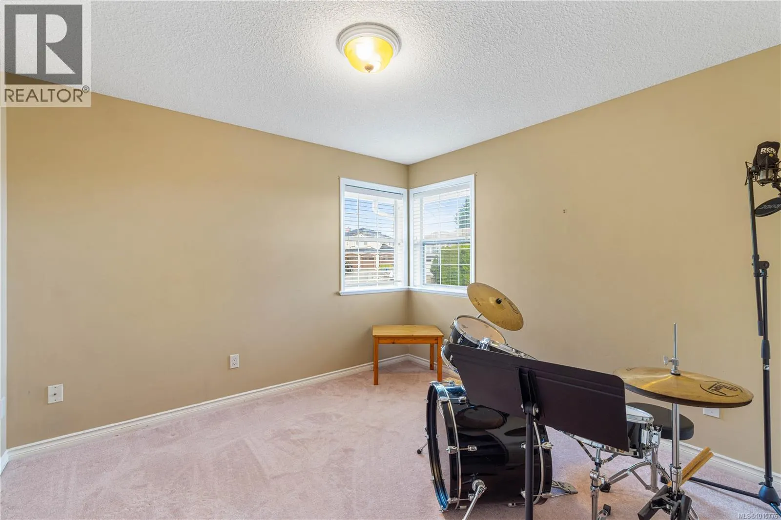 6123 Janelle Pl