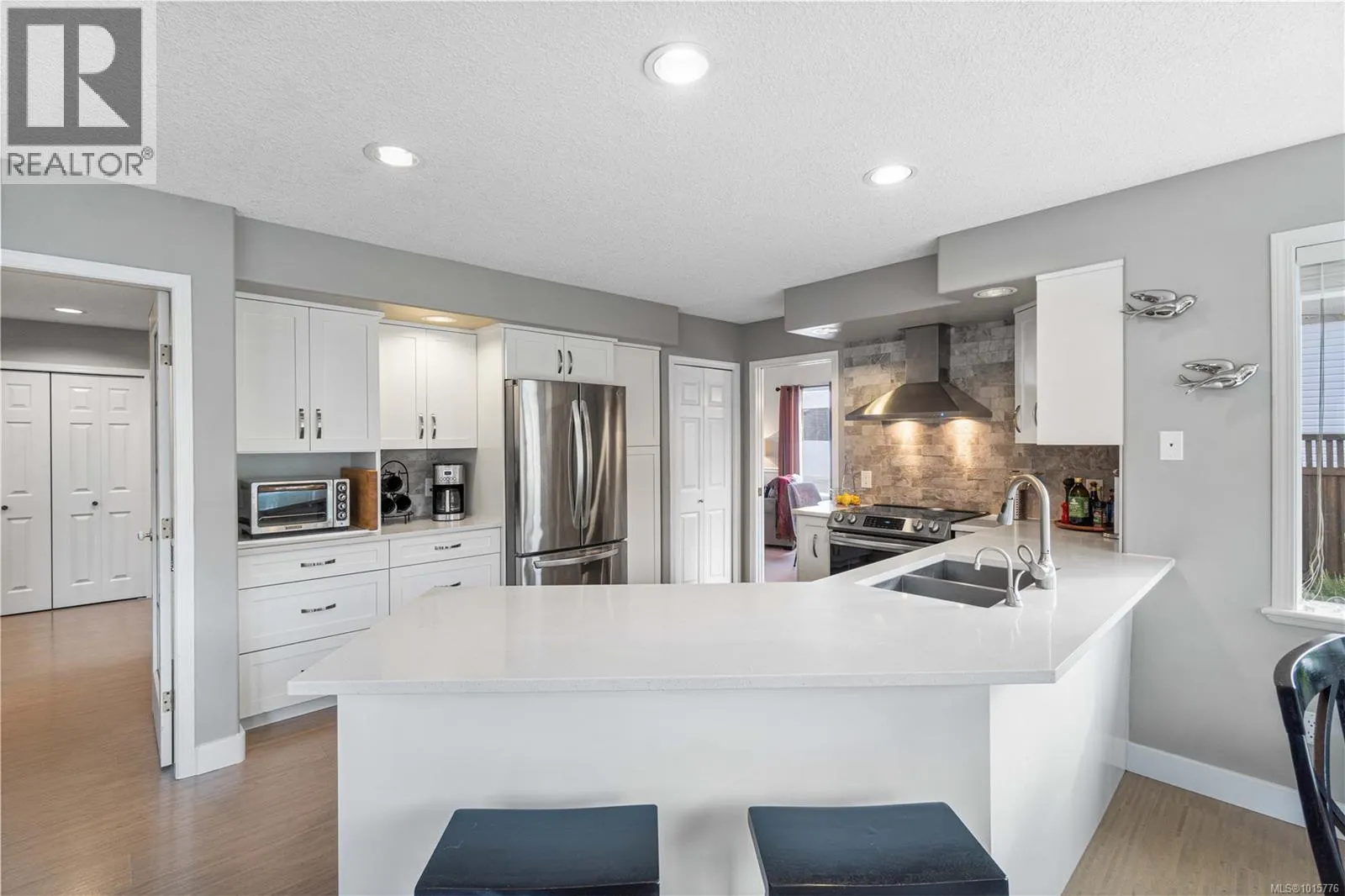 6123 Janelle Pl
