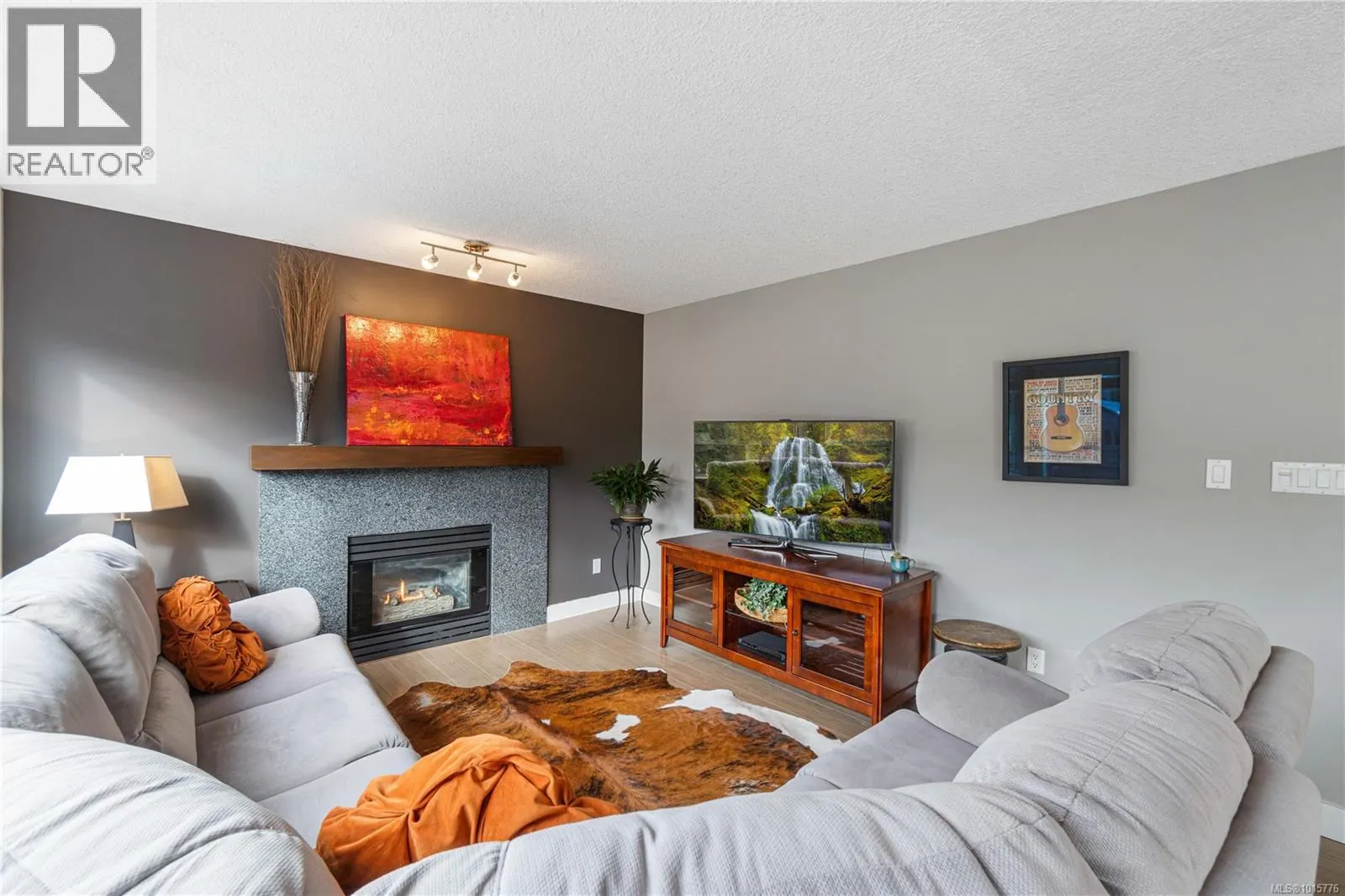 6123 Janelle Pl