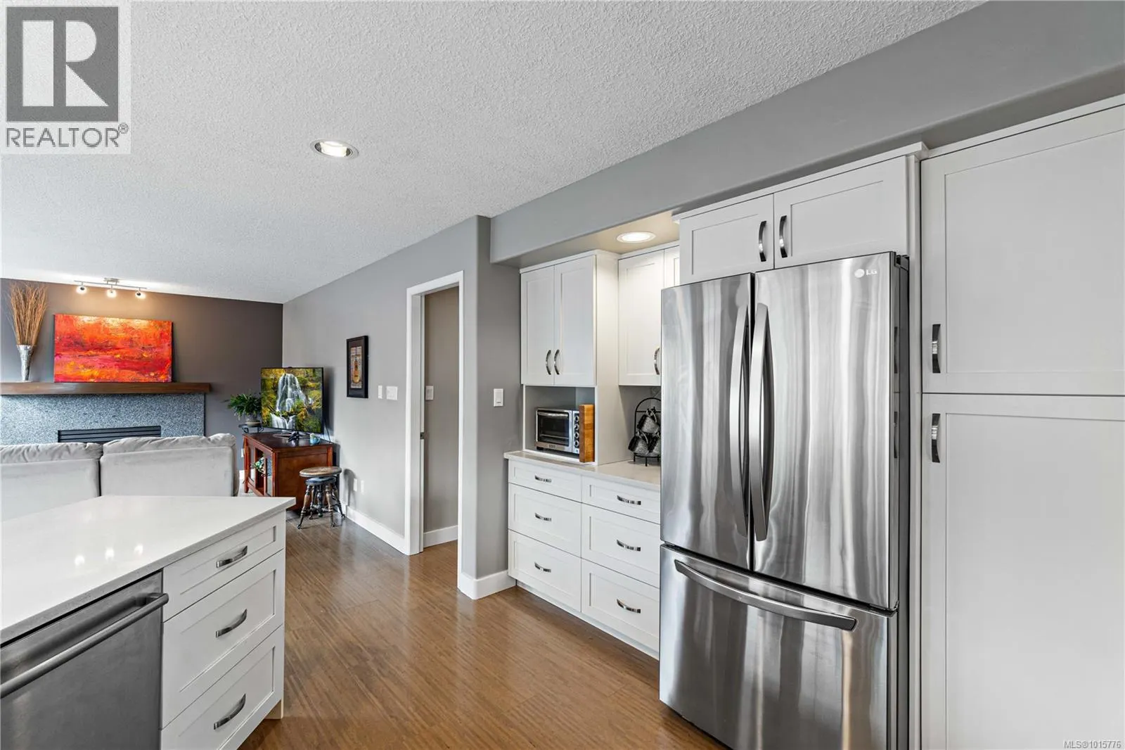 6123 Janelle Pl