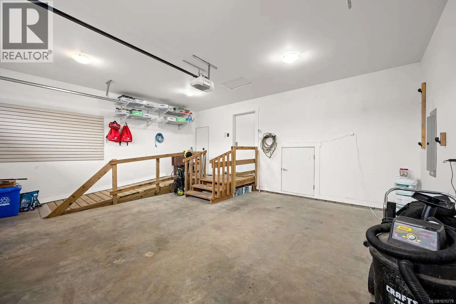 279 Michigan Dr